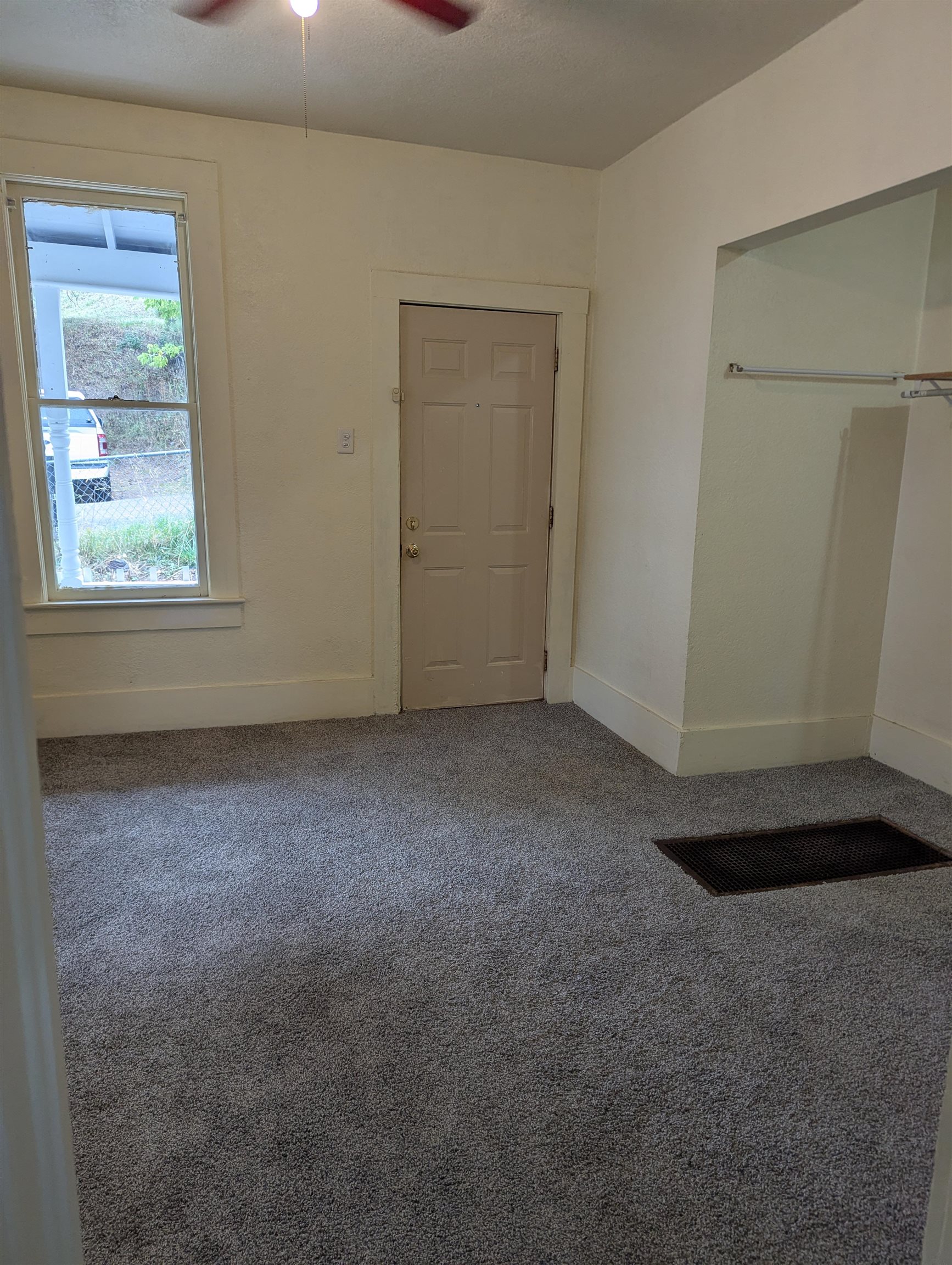 214 Milliken Street Property Photo 9
