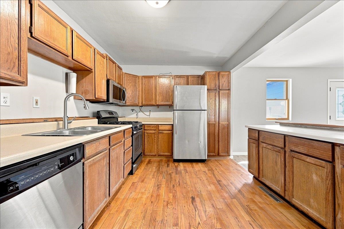 507 Bleeker Street Property Photo 3