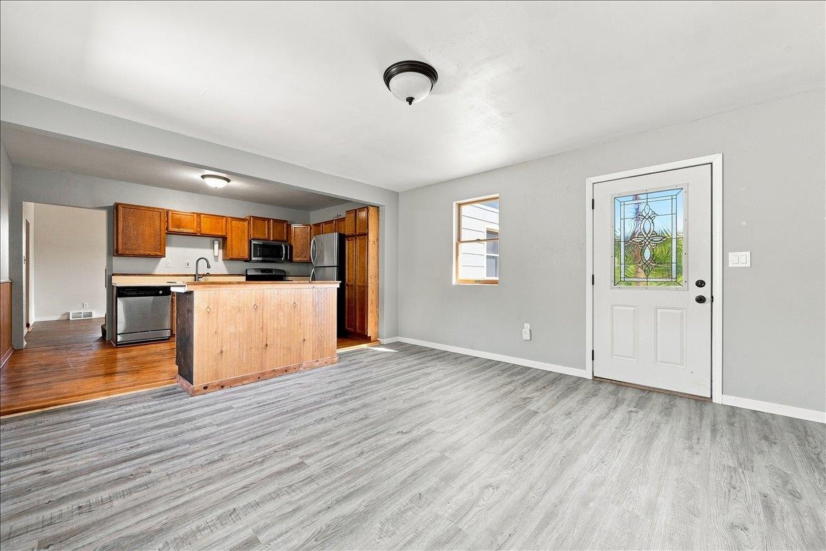 507 Bleeker Street Property Photo 6