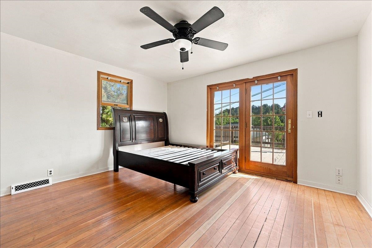 507 Bleeker Street Property Photo 12