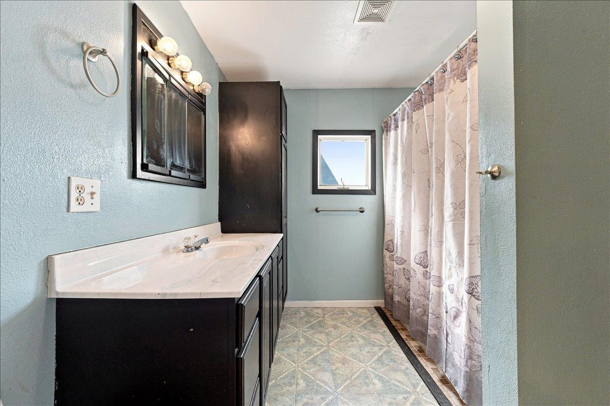 507 Bleeker Street Property Photo 20