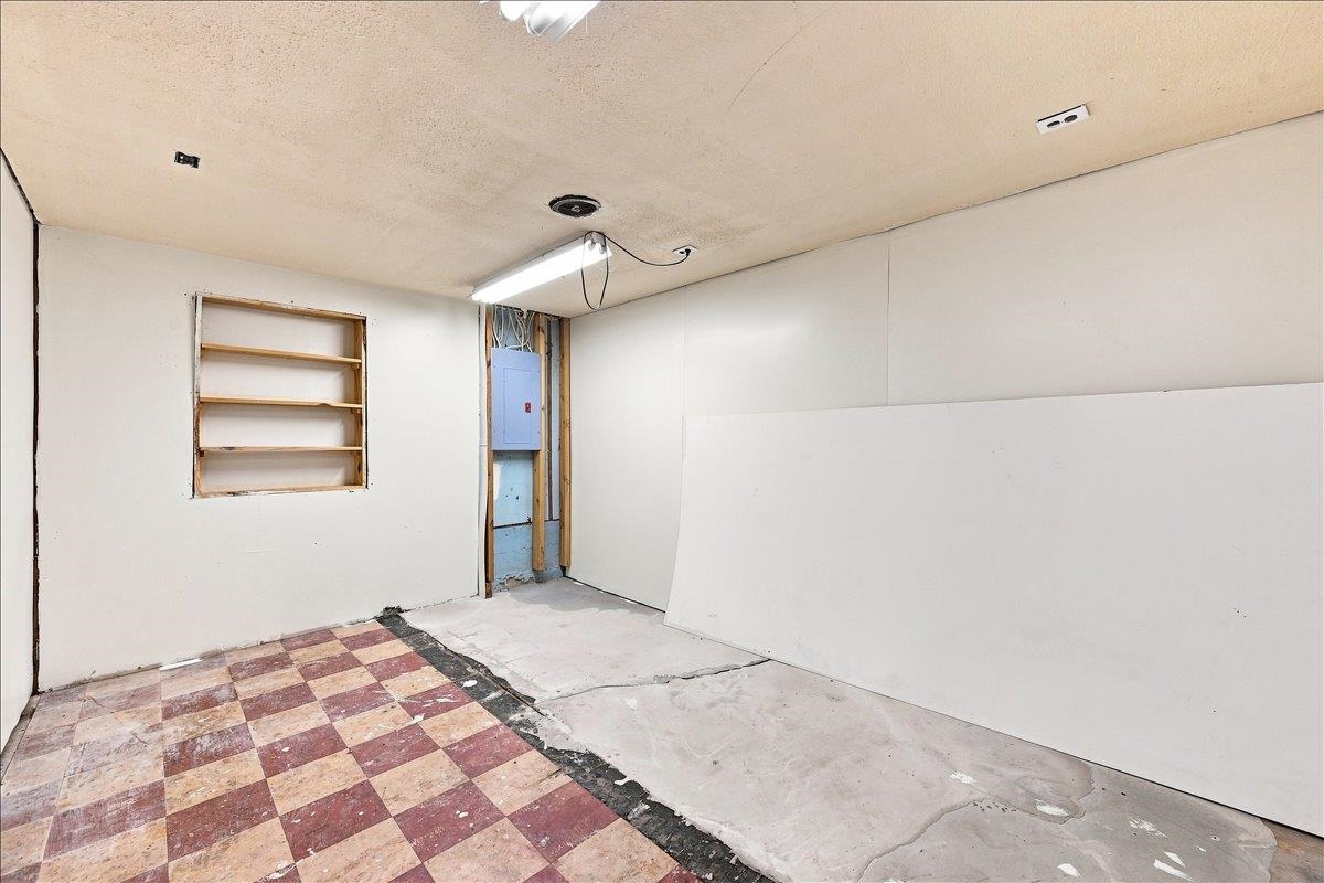 507 Bleeker Street Property Photo 29