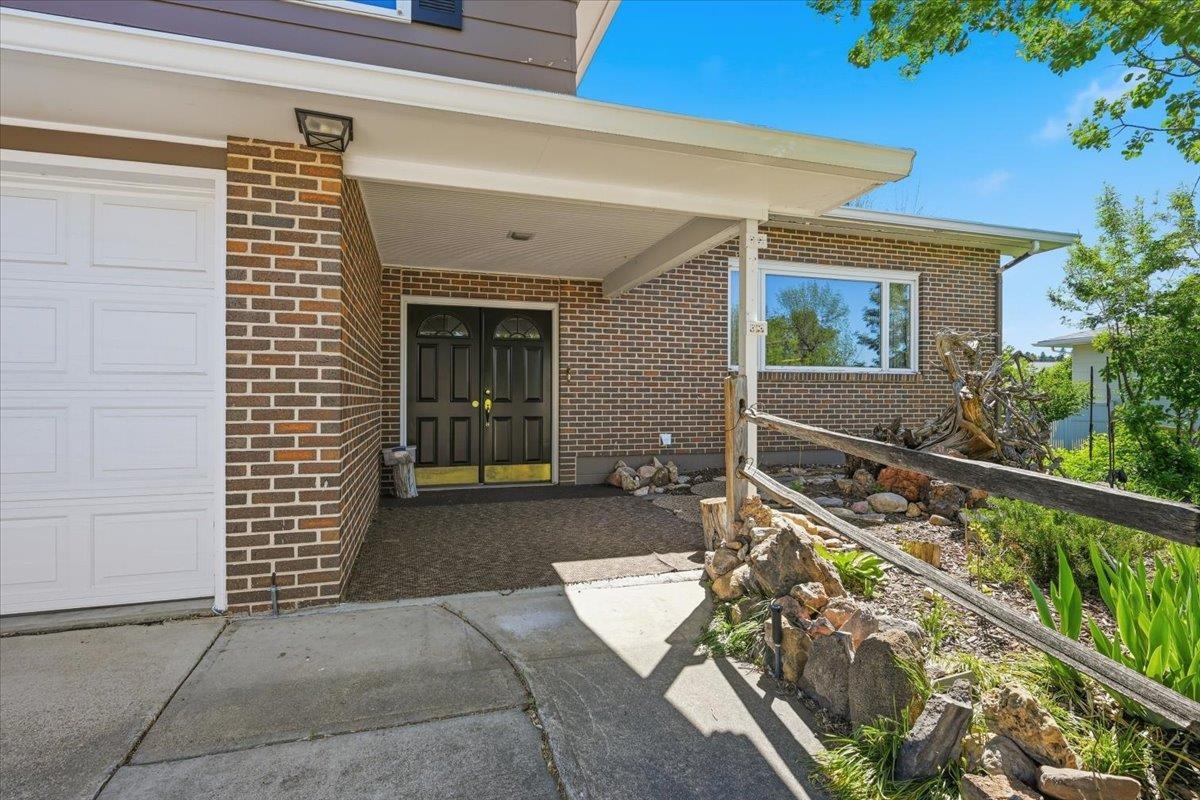 135 Ash Street Property Photo 1