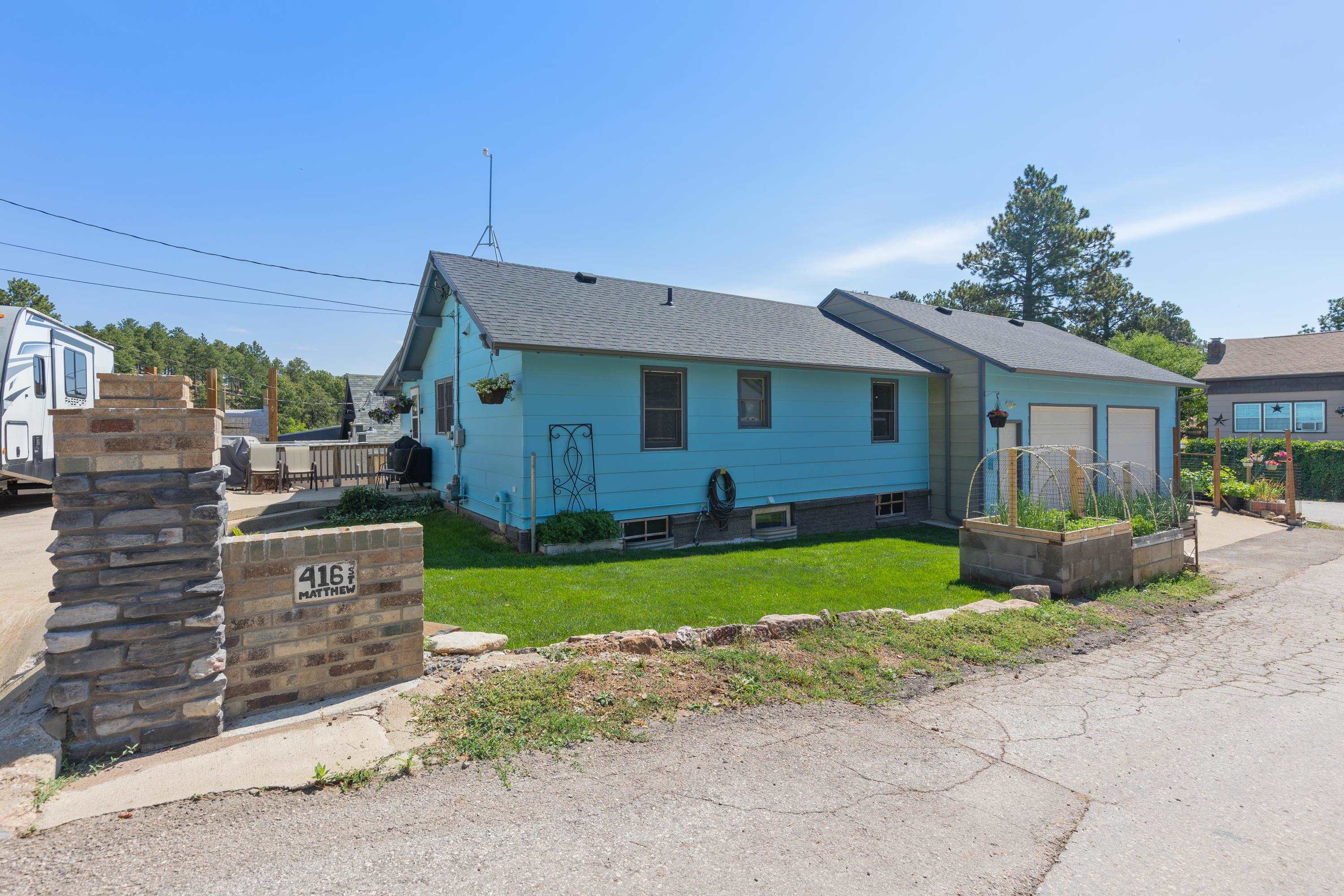 416 Matthew Street Property Photo 3