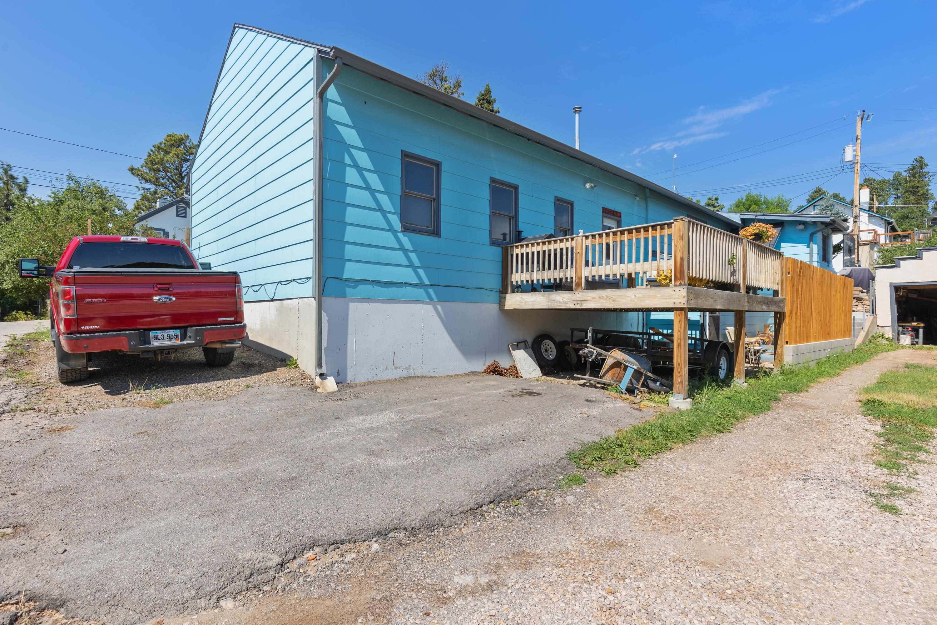 416 Matthew Street Property Photo 8