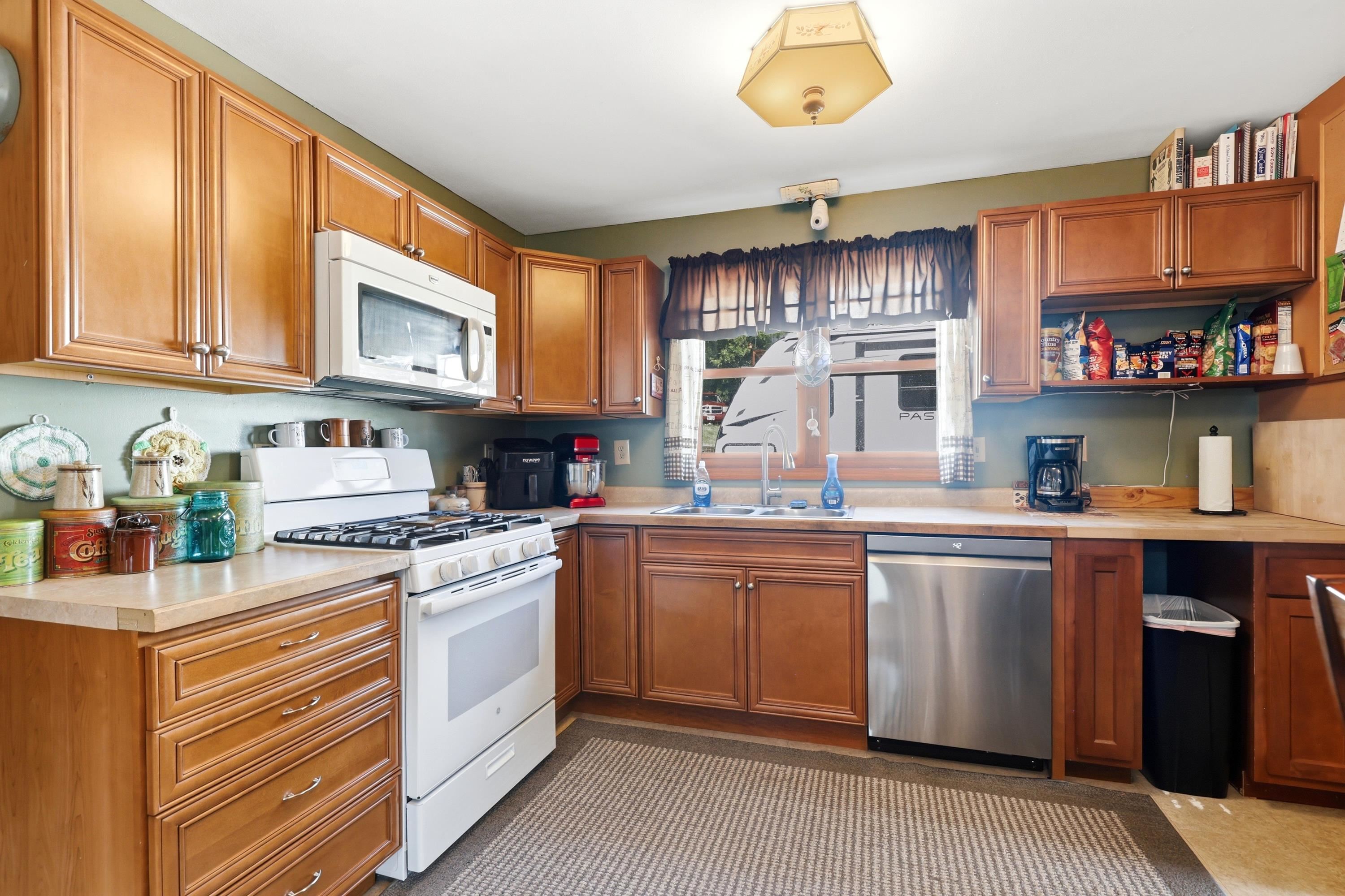 416 Matthew Street Property Photo 15