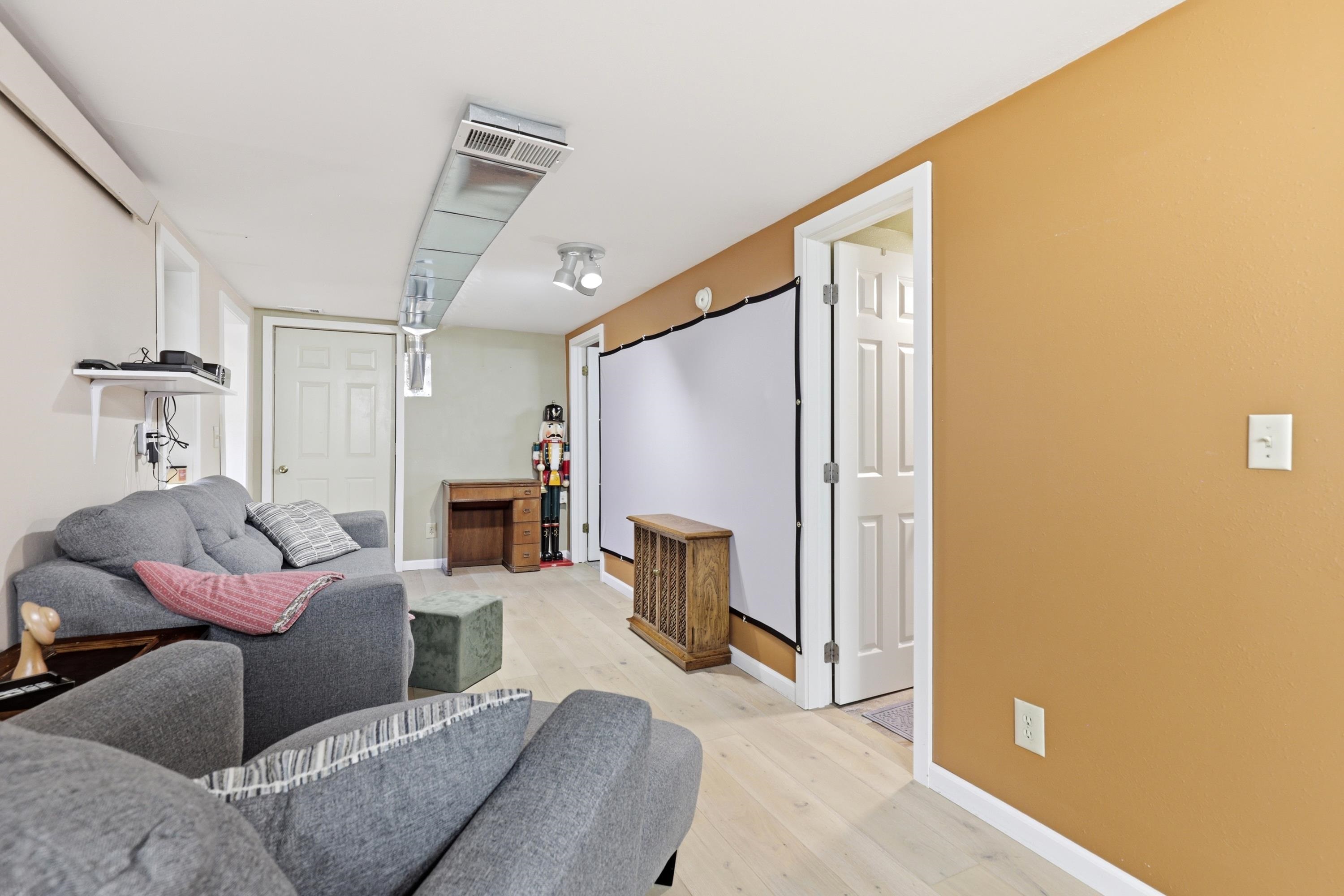 416 Matthew Street Property Photo 25
