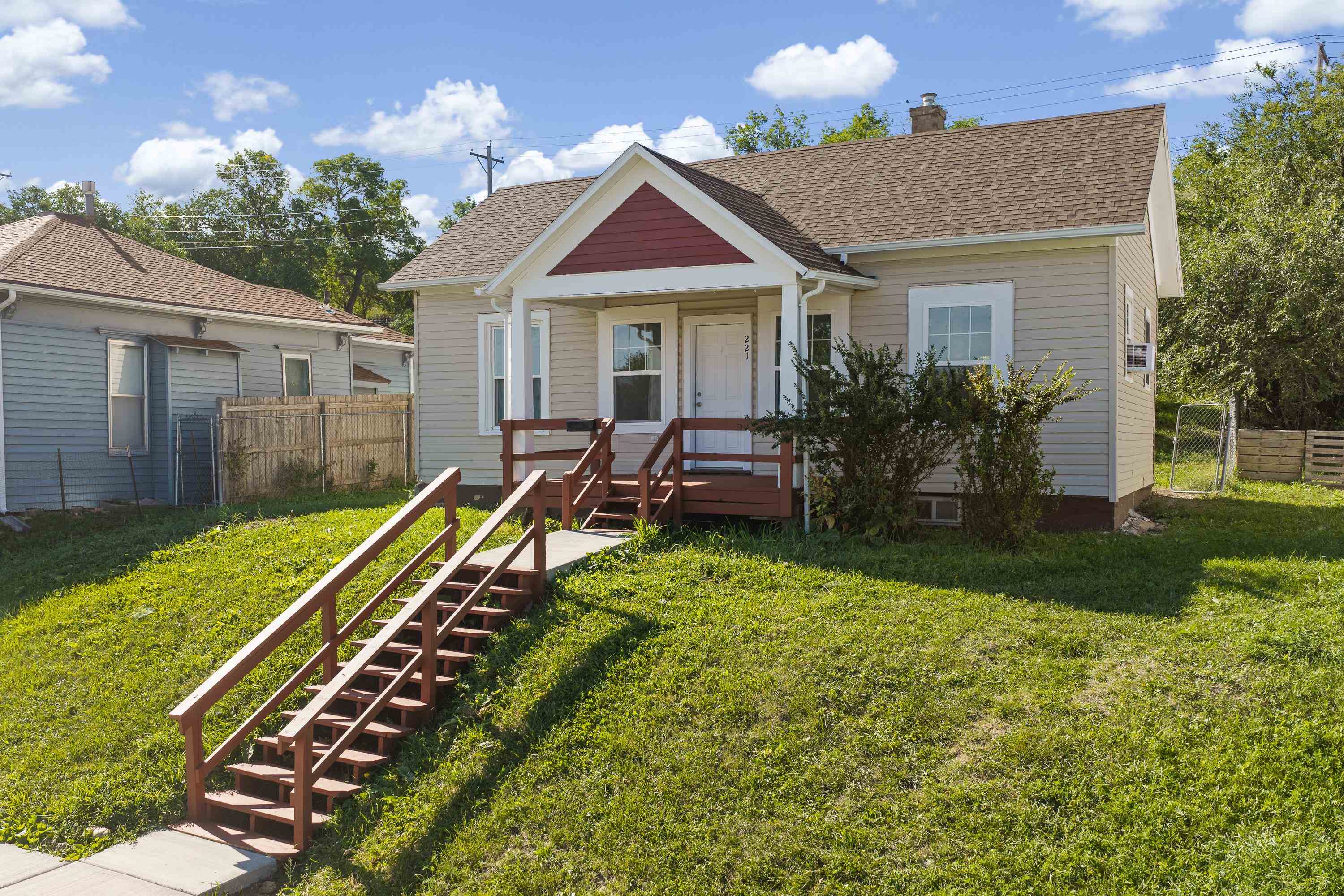 221 Quincy Street Property Photo 1