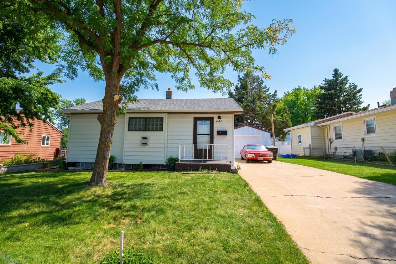 2067 11th Avenue Property Photo 1