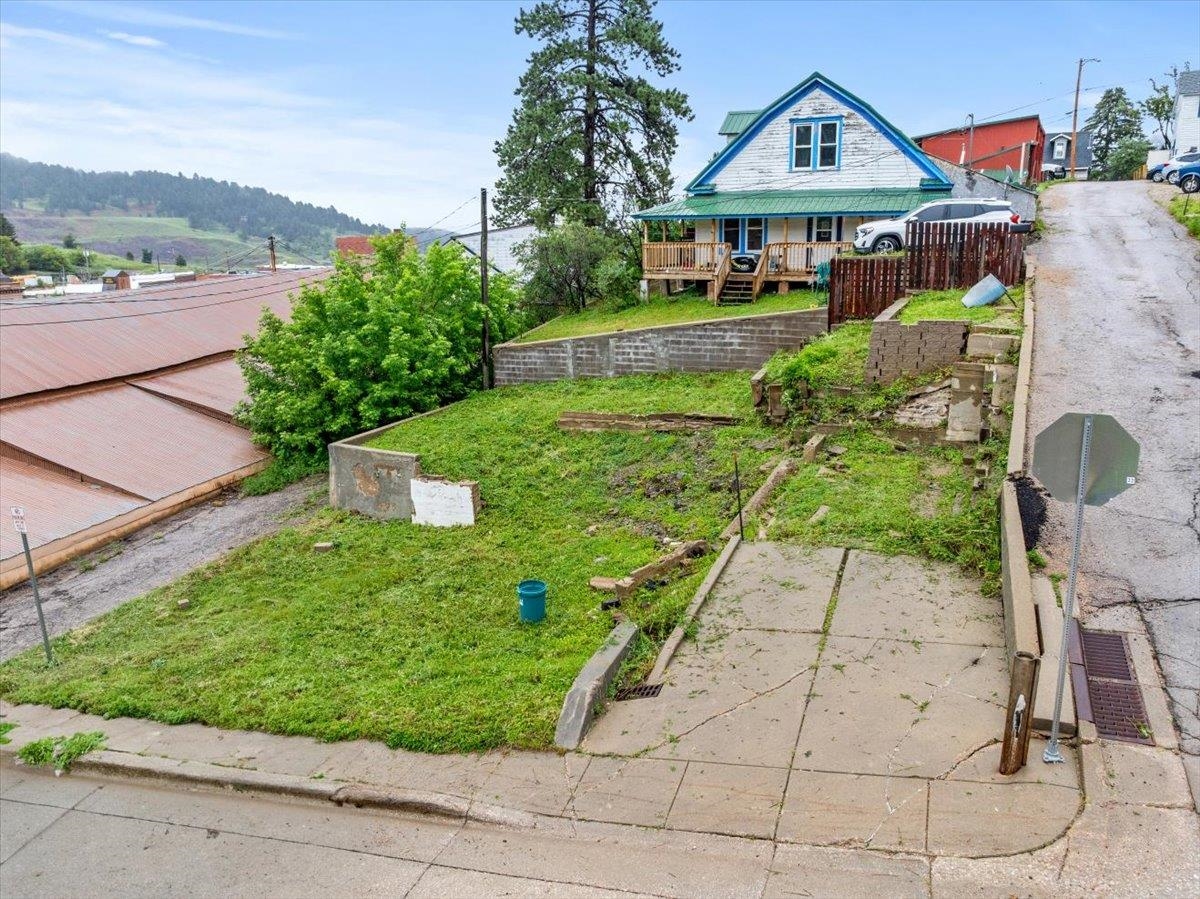412 Mcquillan Avenue Property Photo 2