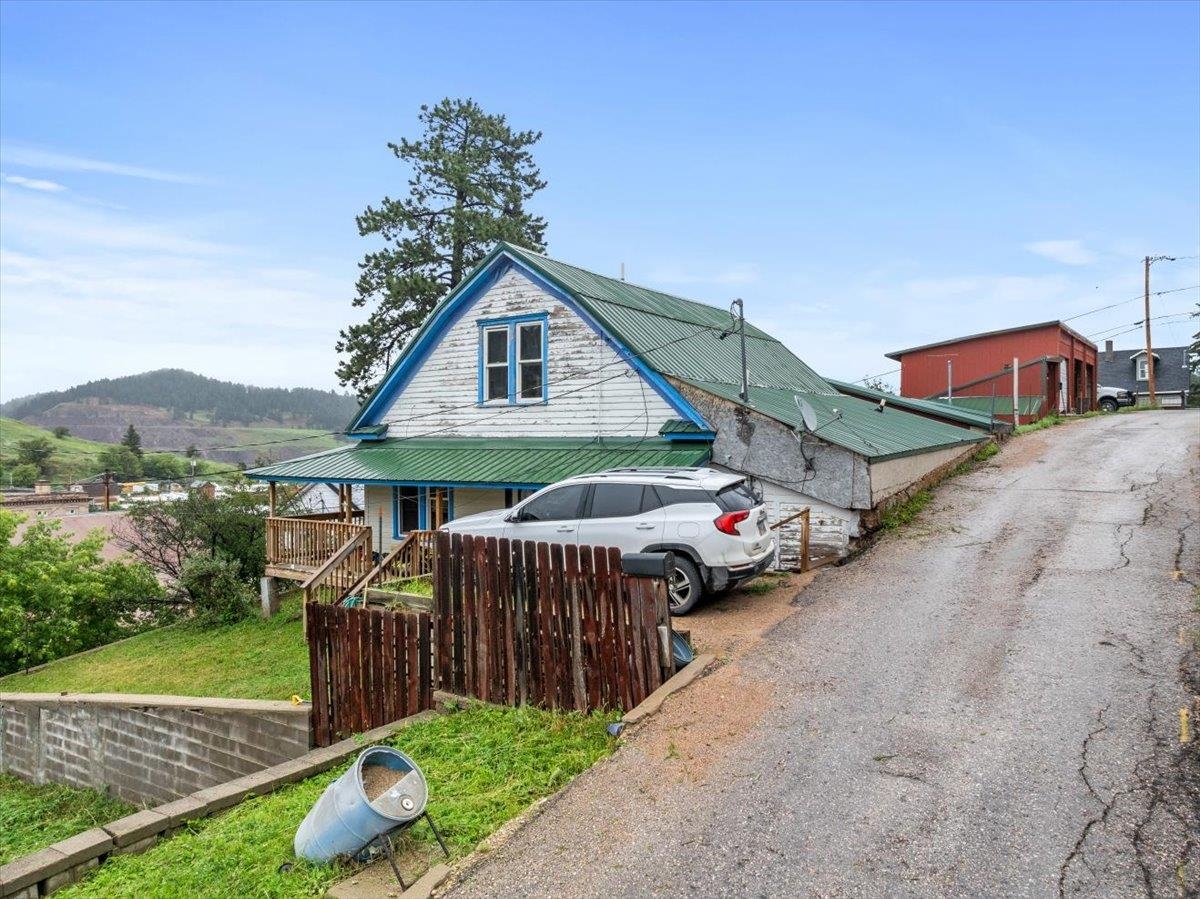 412 Mcquillan Avenue Property Photo 4