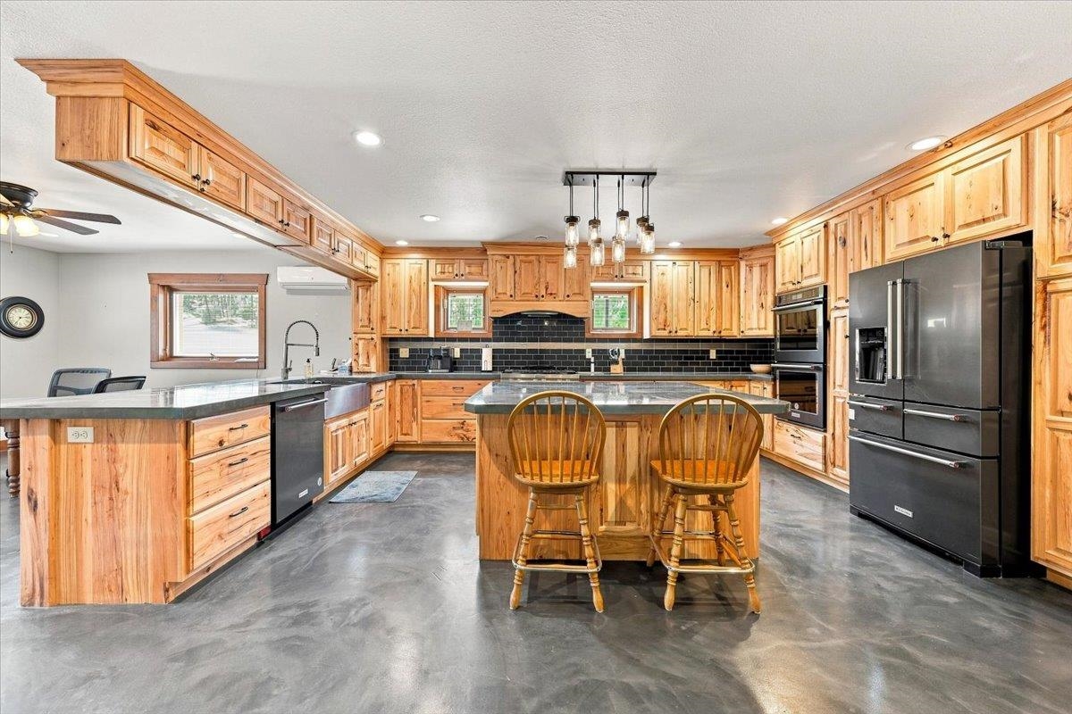 12592 Sandstone Road Property Photo 4