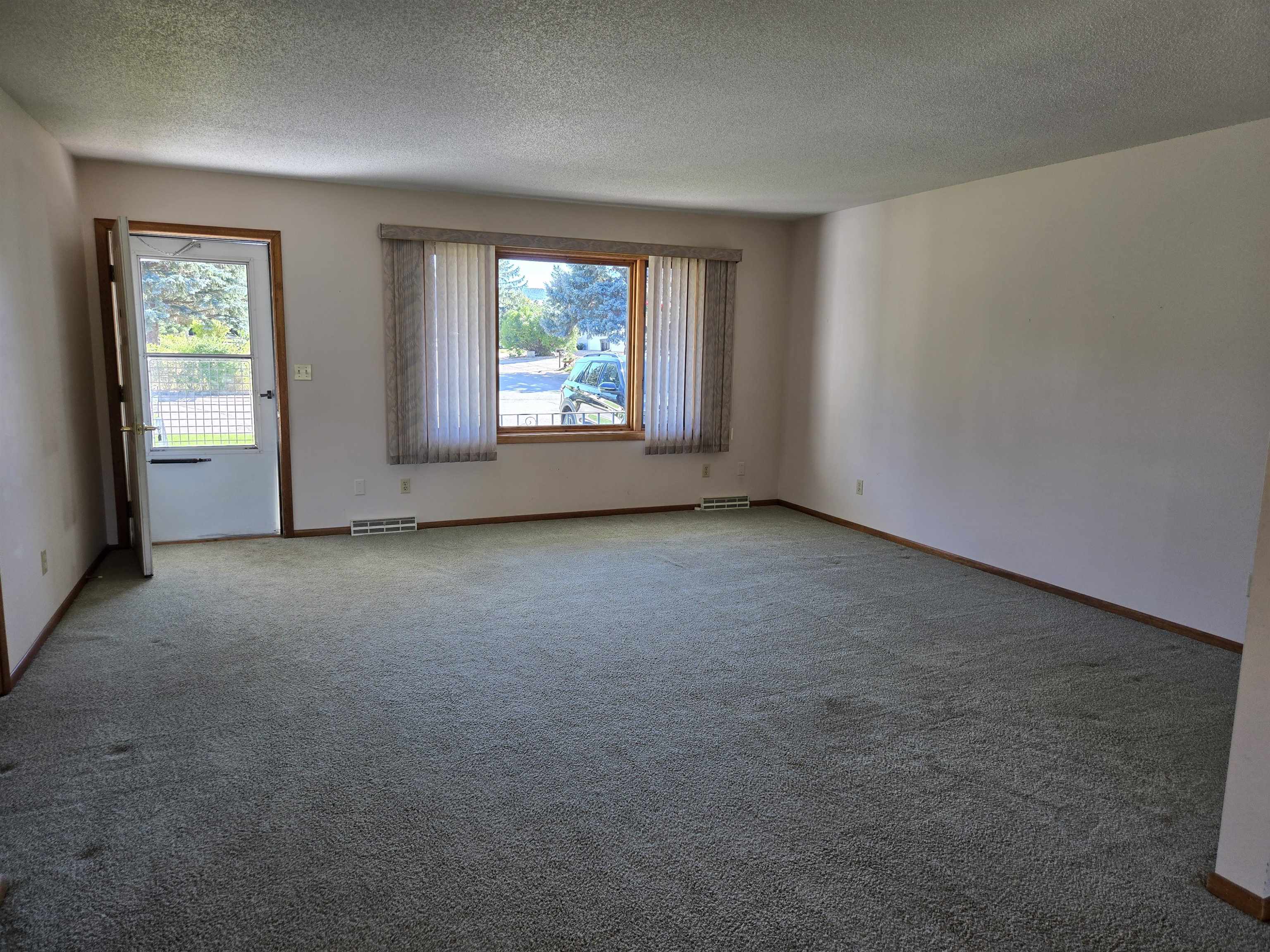 308 Oriole Drive Property Photo 3