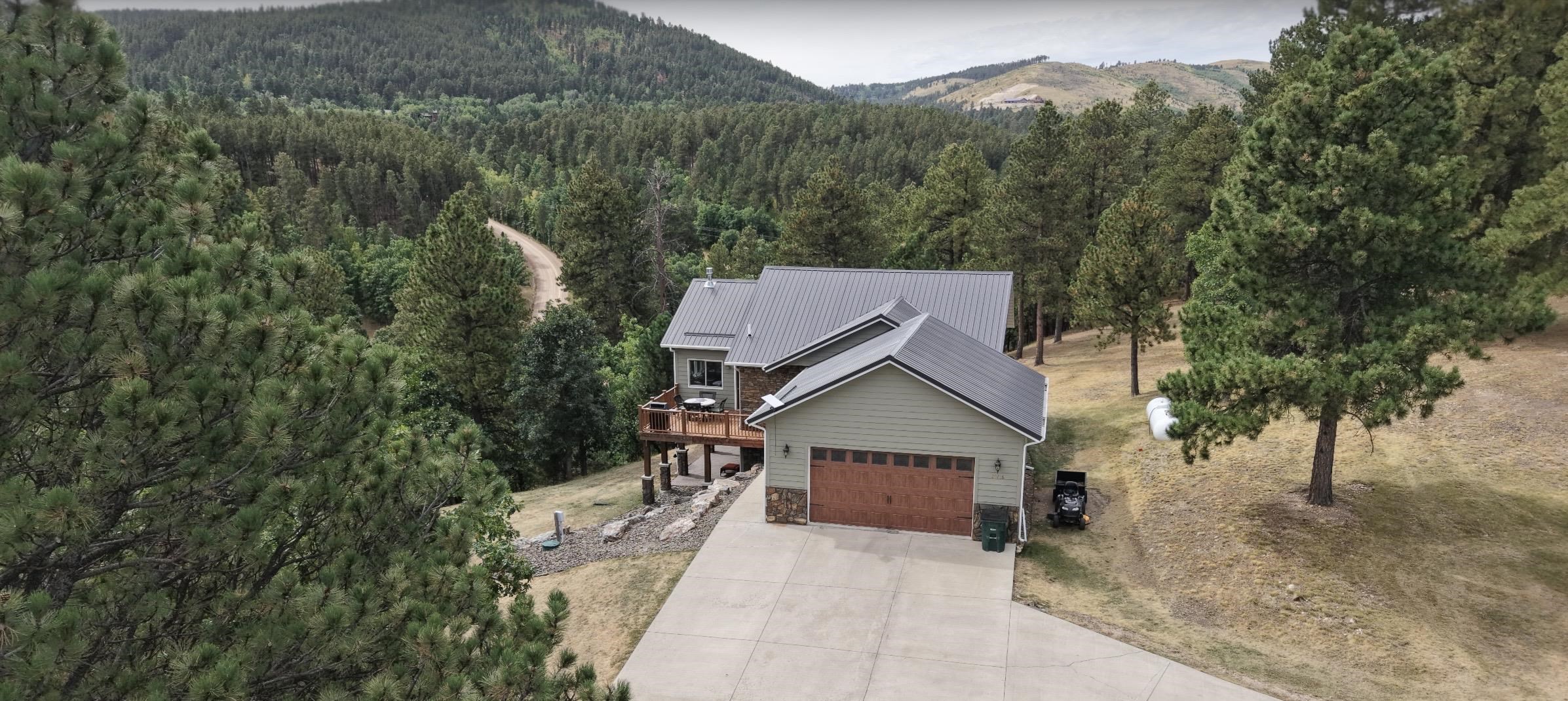 20786 Mountain Court Property Photo 3