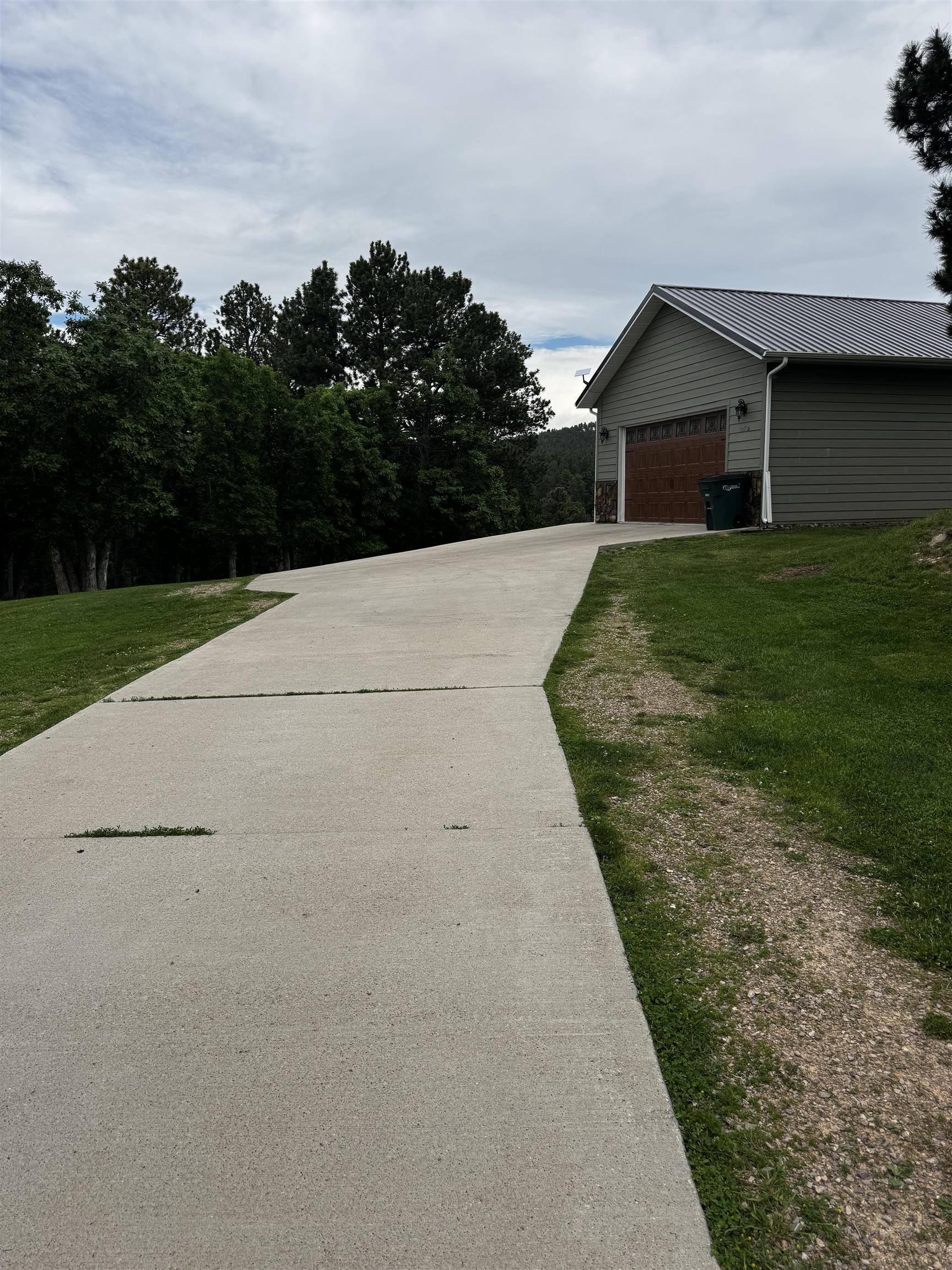 20786 Mountain Court Property Photo 5