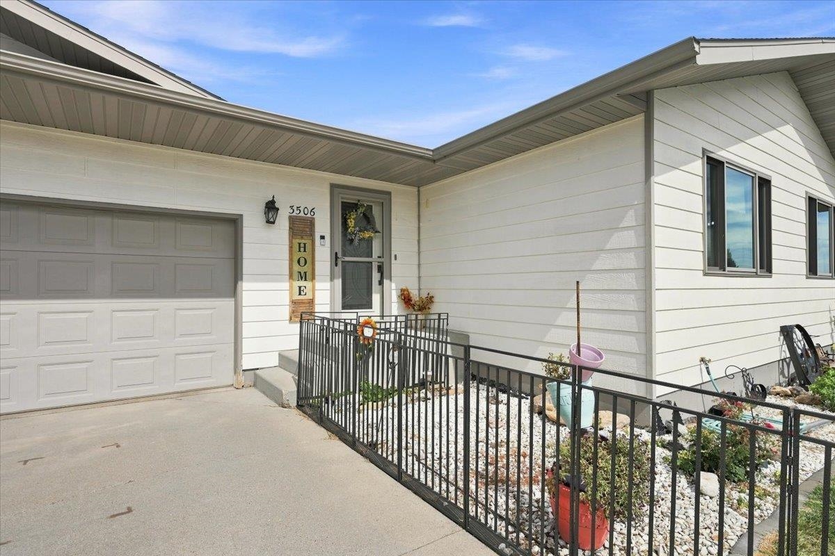 3506 Roughlock Lane Property Photo 3