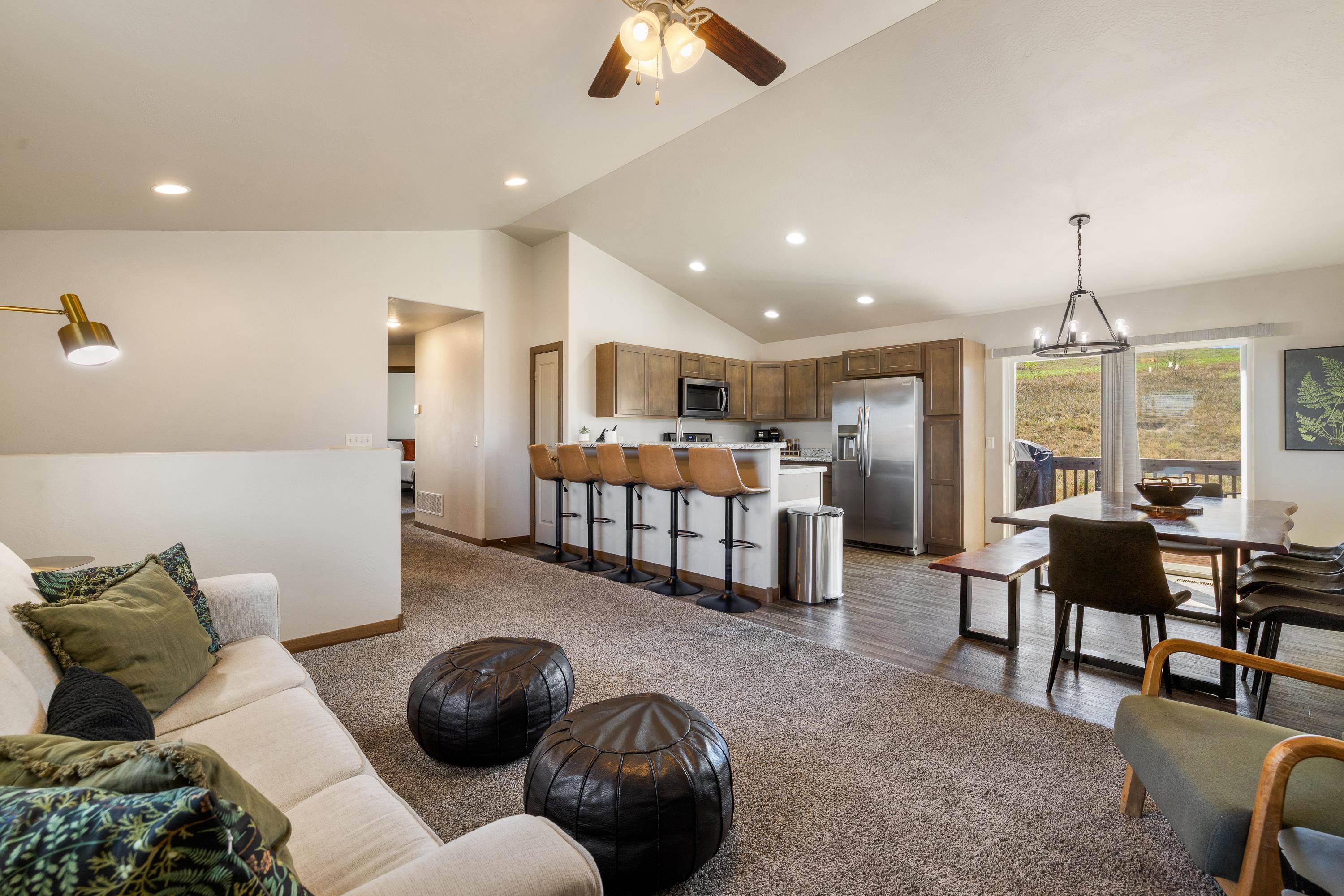 101 Giants Drive Property Photo 4