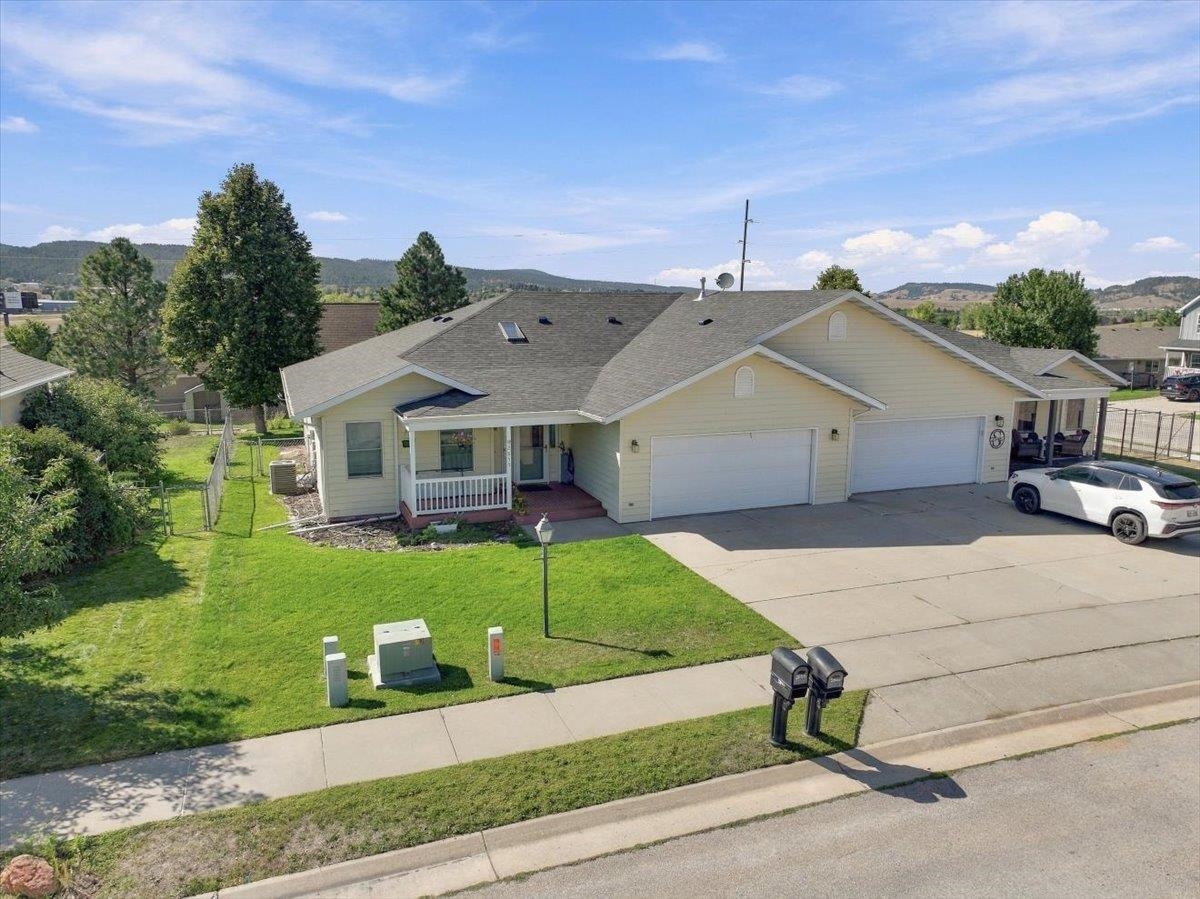 2855 Mystic Avenue Property Photo 3