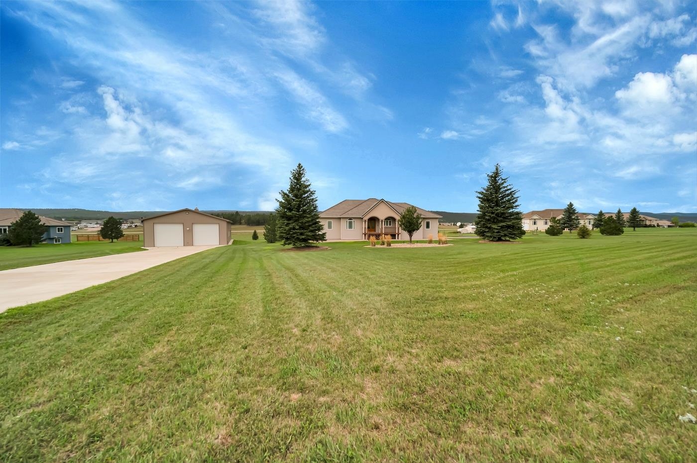 10825 Quaal Road Property Photo 1