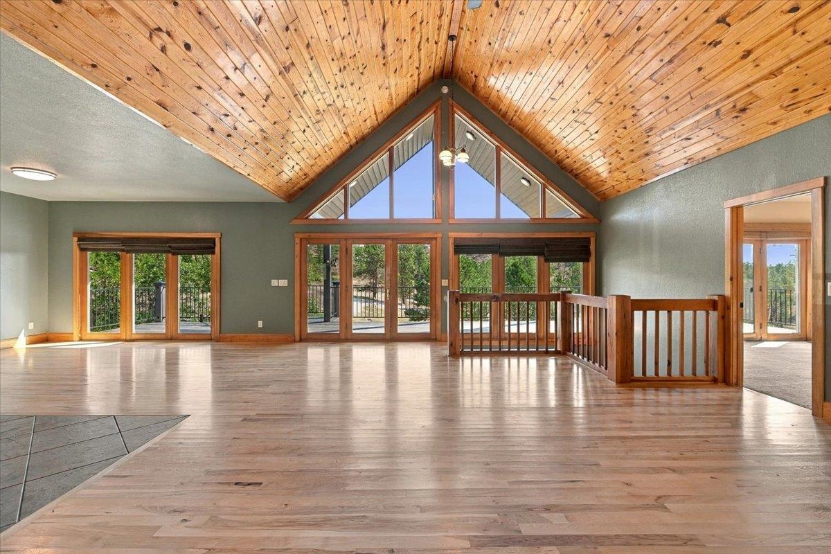 15353 Canyon Trl Property Photo 9