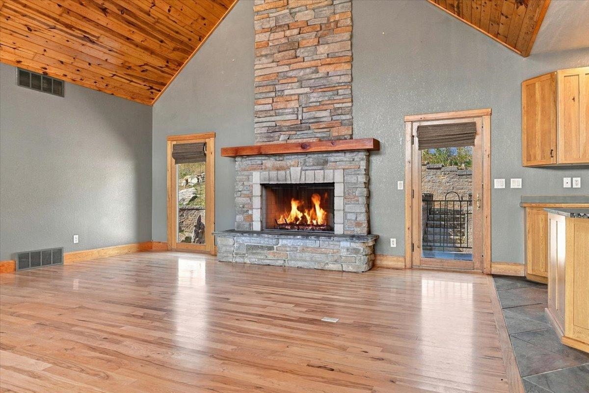 15353 Canyon Trl Property Photo 11