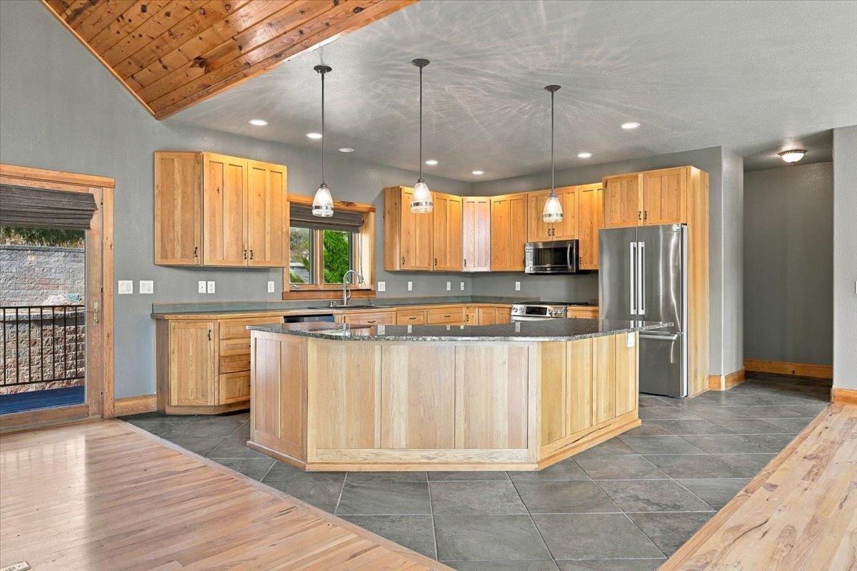 15353 Canyon Trl Property Photo 14