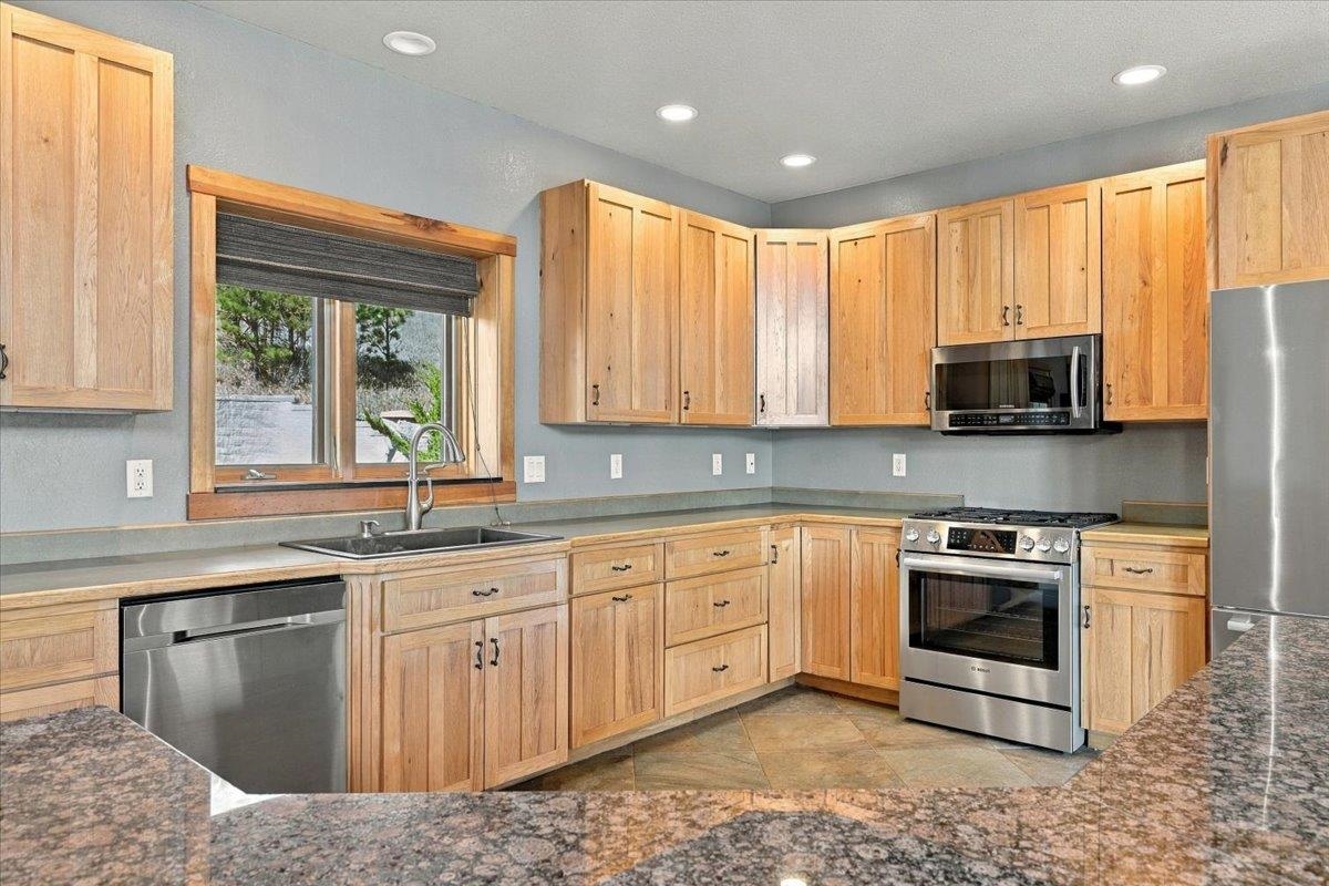 15353 Canyon Trl Property Photo 15