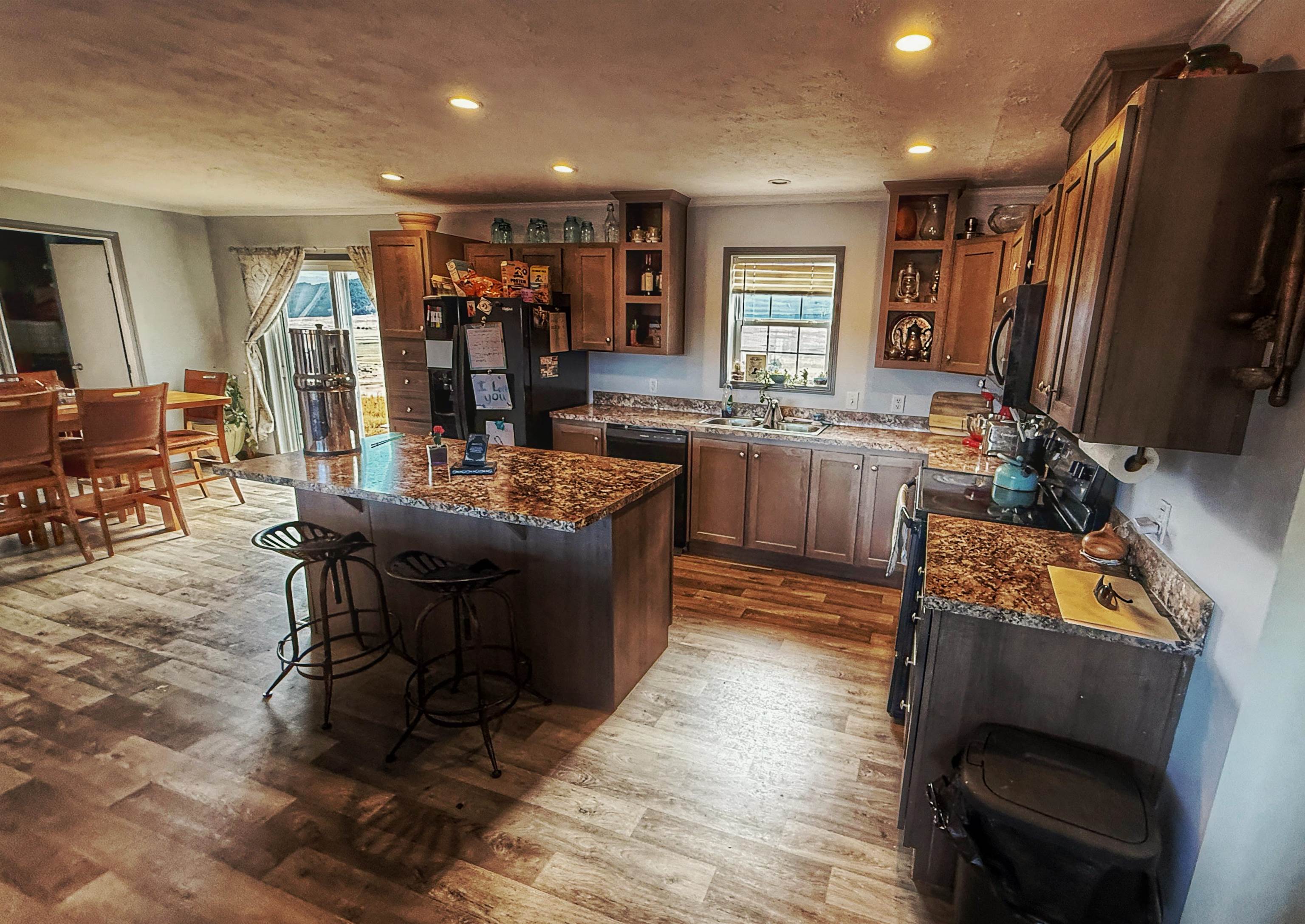 5 High Noon Court Property Photo 8