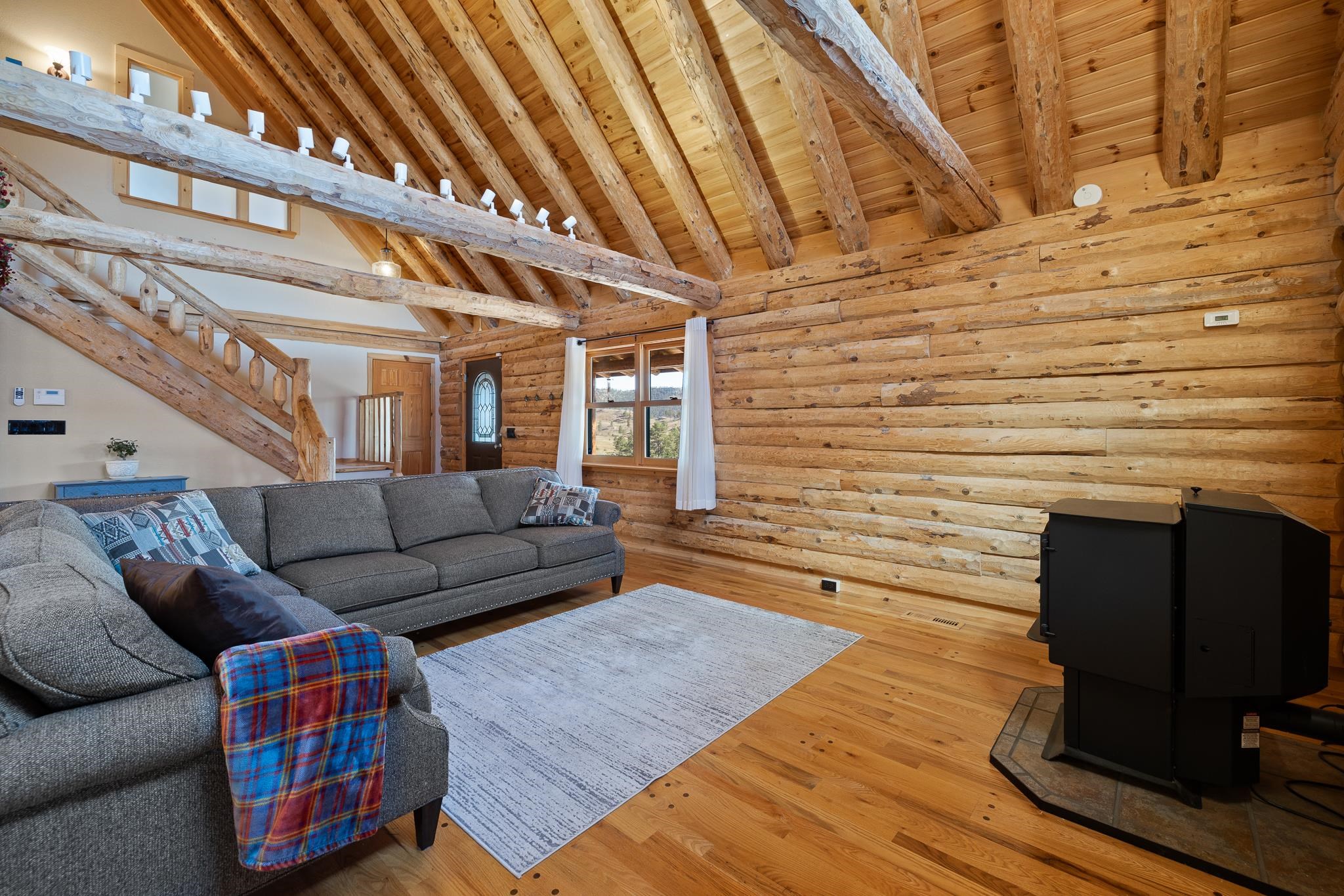 28025 Cascade Road Property Photo 5