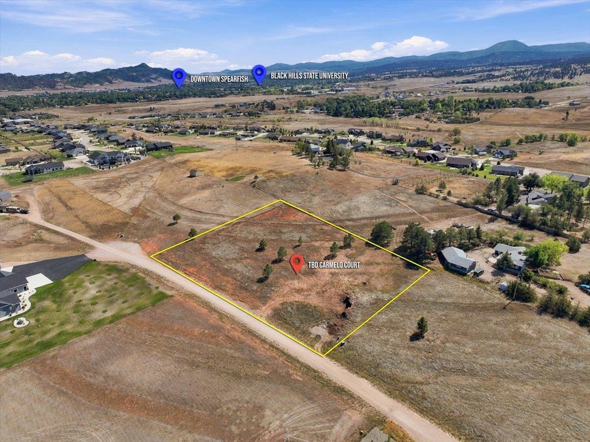 2667 Carmelo Court Property Photo 2