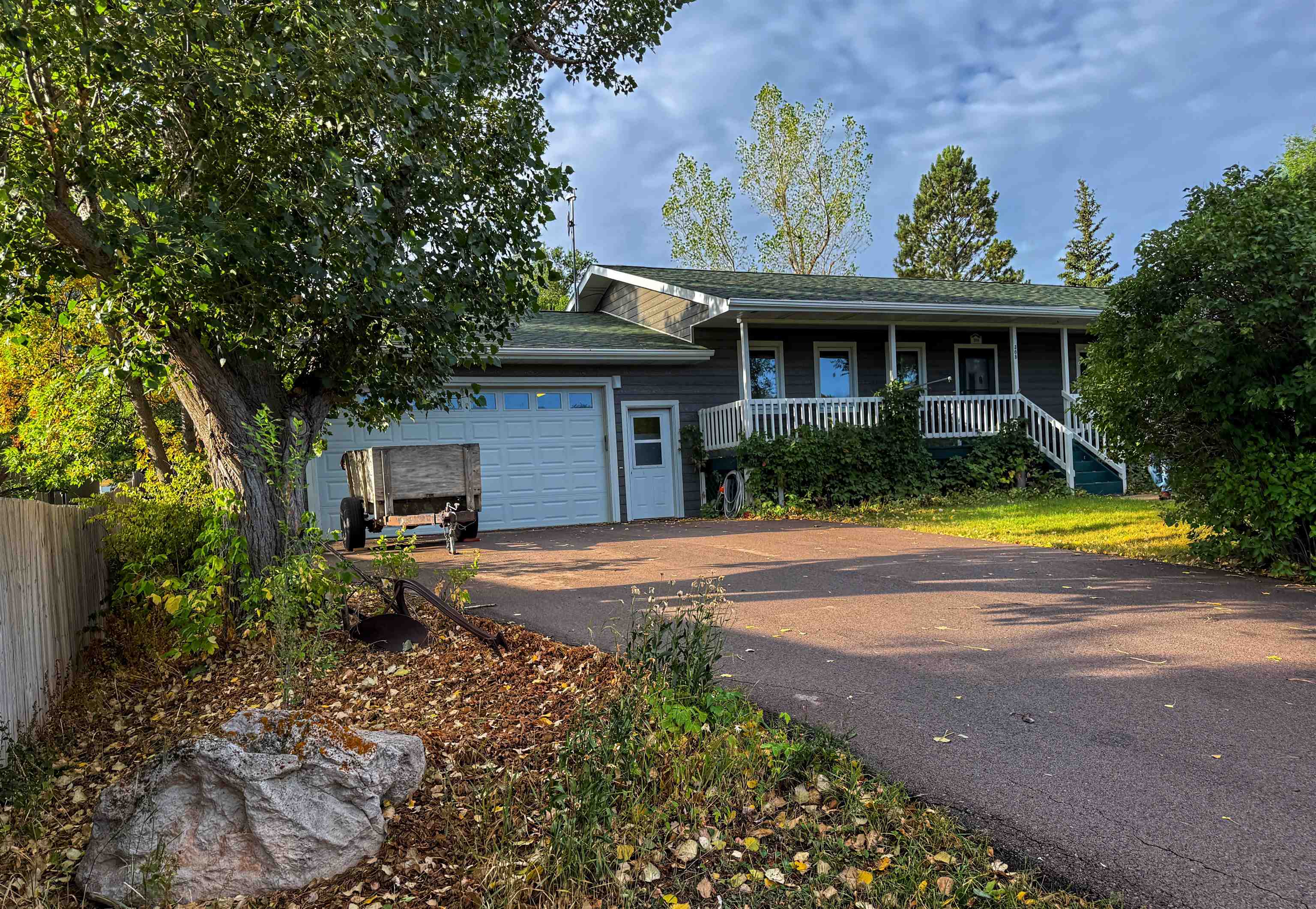 308 E Thompson Property Photo 2