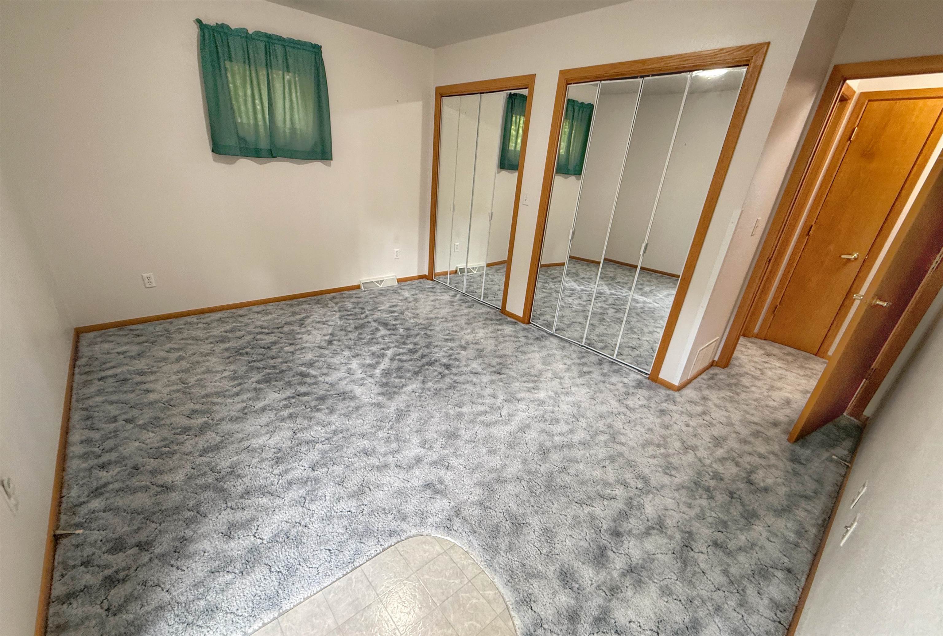 308 E Thompson Property Photo 10