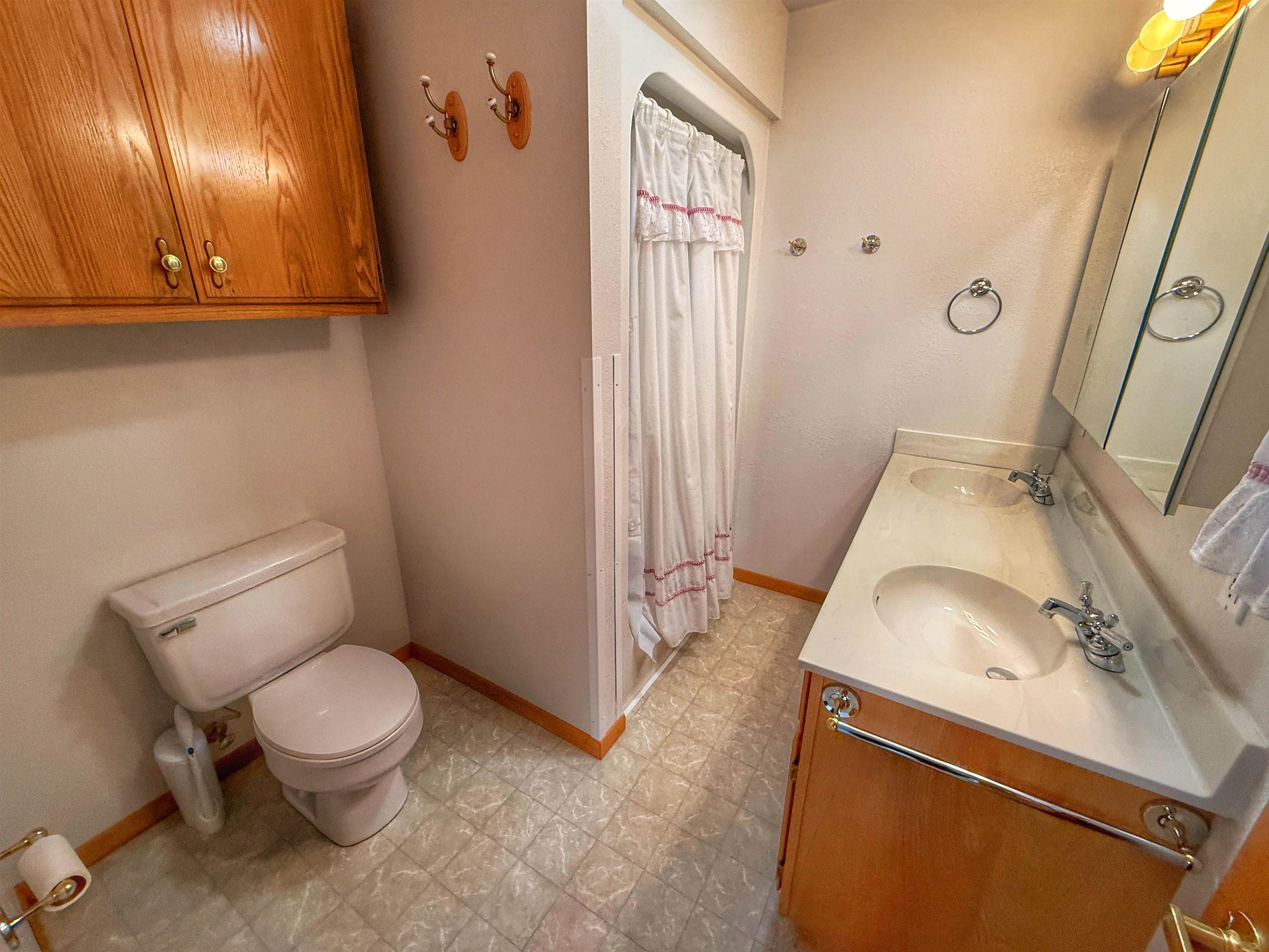 308 E Thompson Property Photo 12