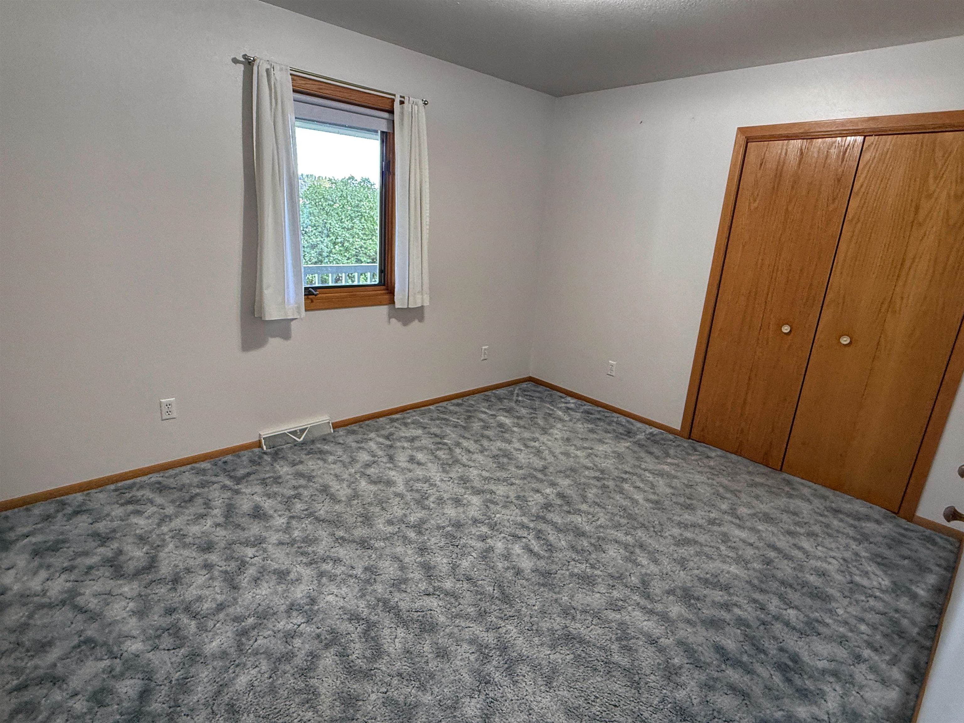 308 E Thompson Property Photo 15