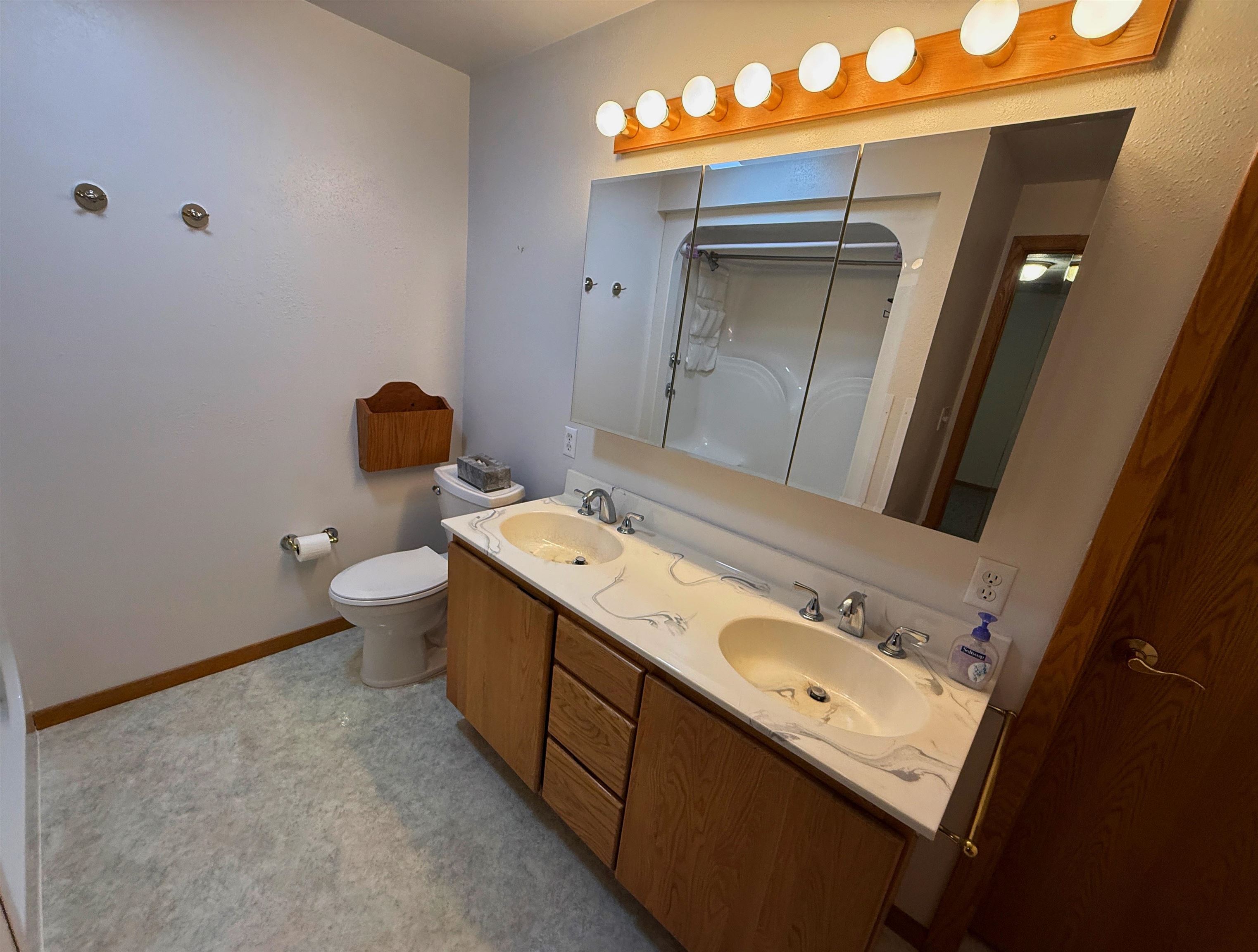 308 E Thompson Property Photo 21
