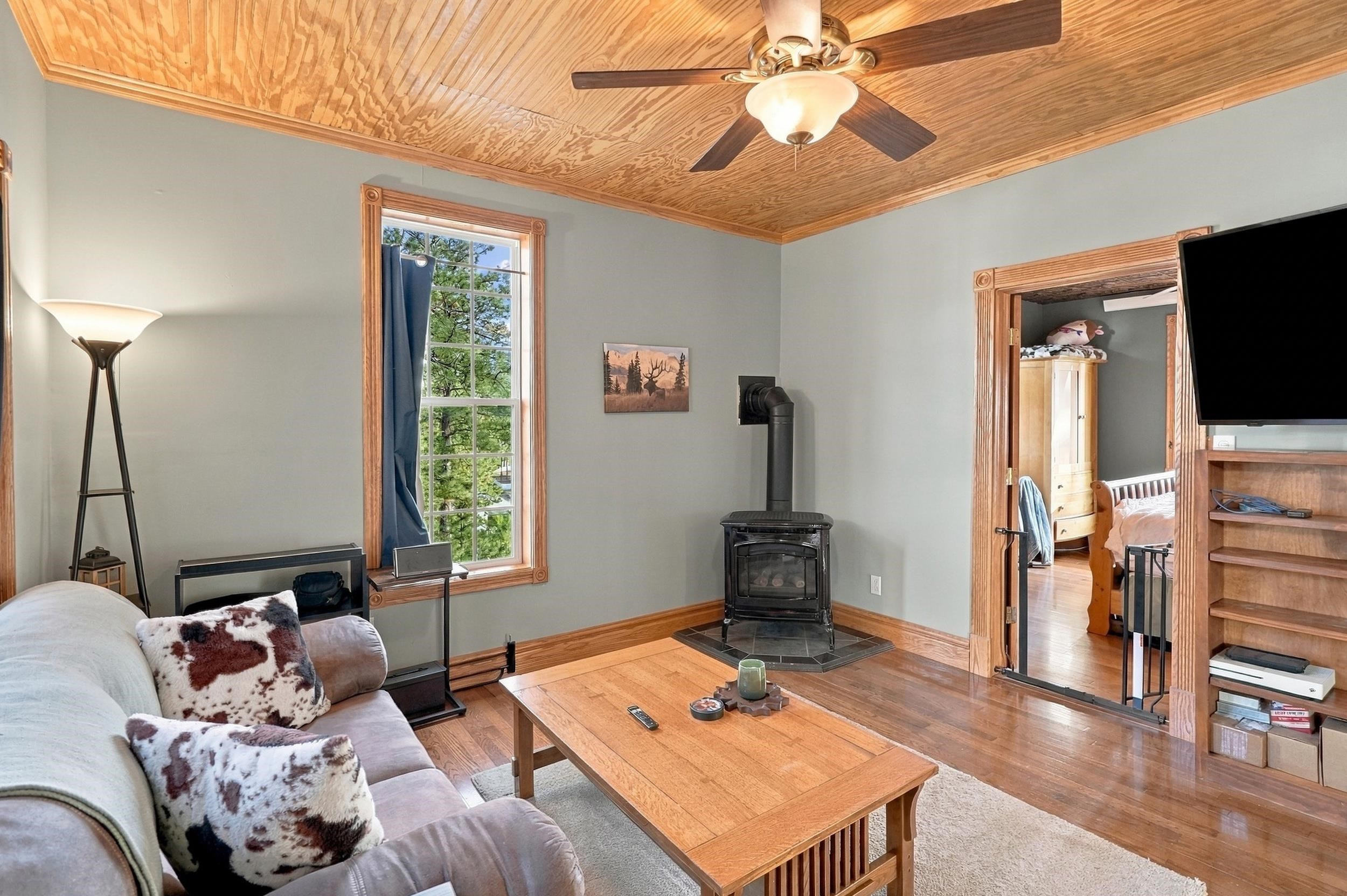 720 Barclay Avenue Property Photo 5