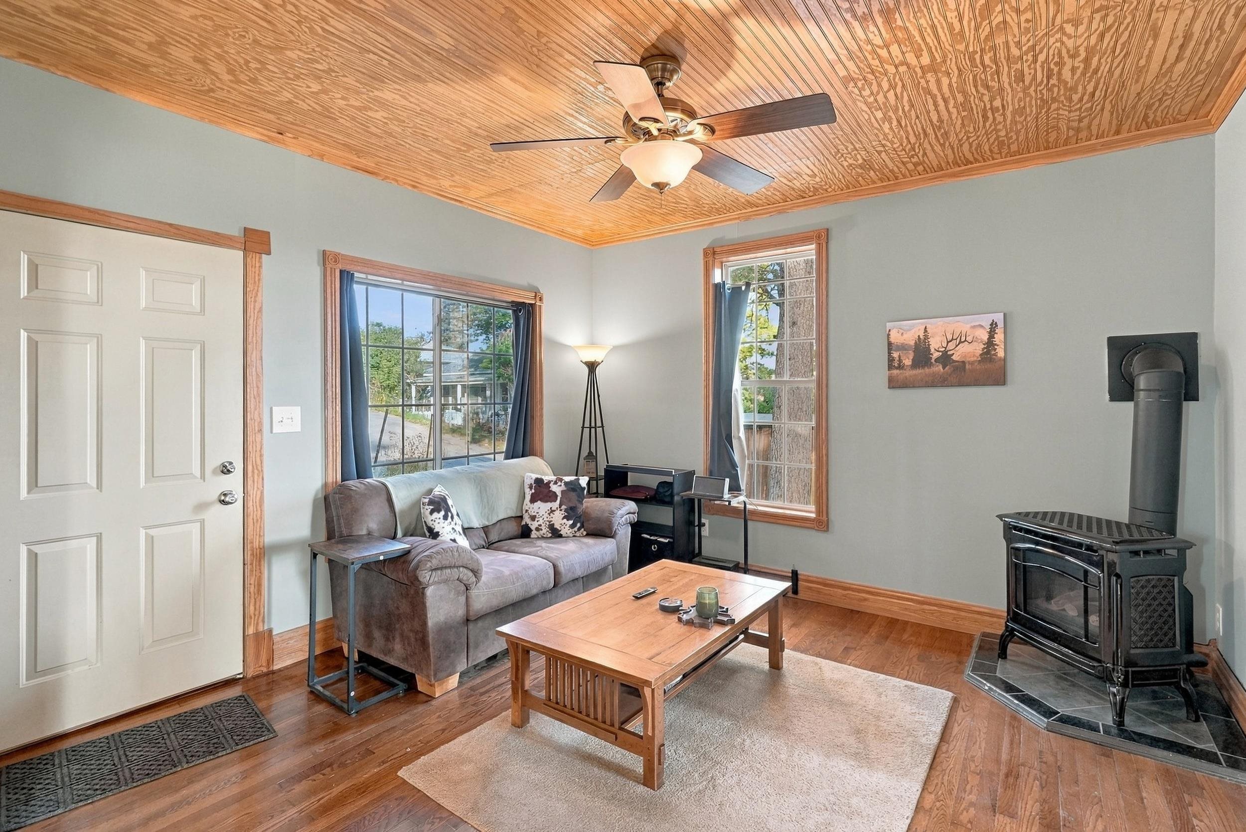 720 Barclay Avenue Property Photo 6