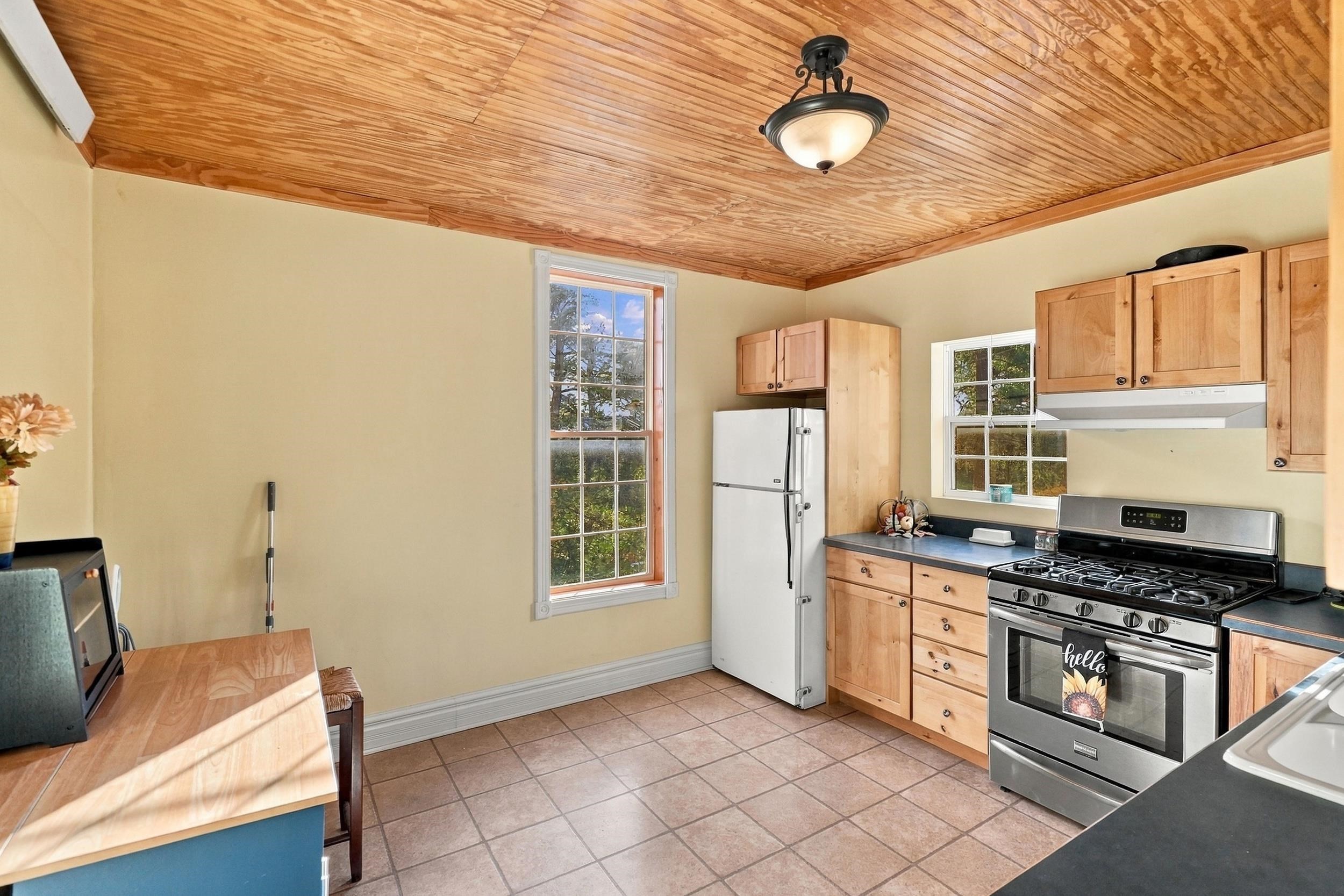 720 Barclay Avenue Property Photo 8