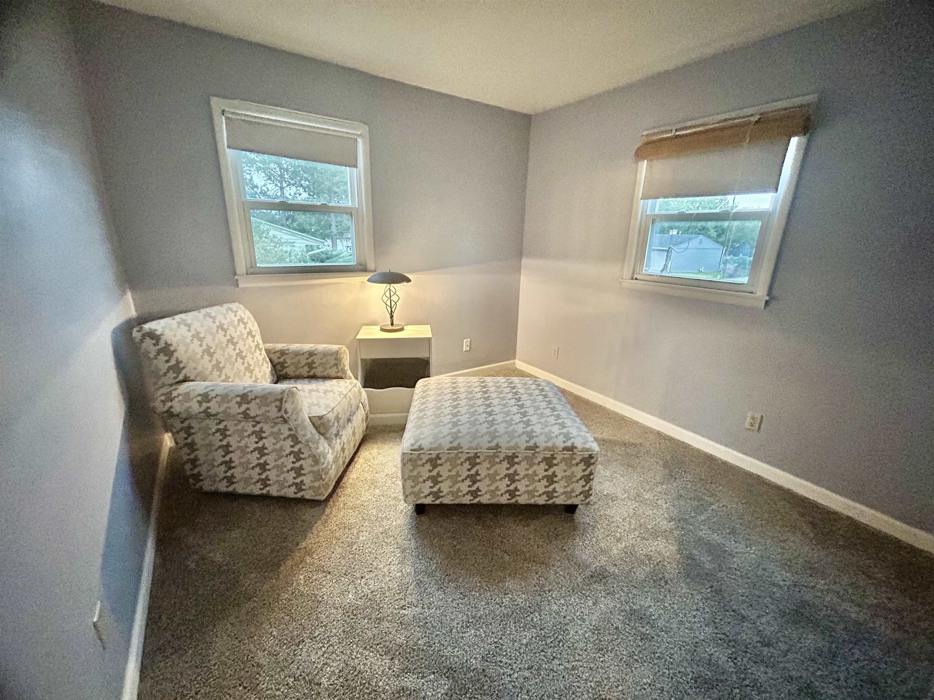 2812 Oak Property Photo 11