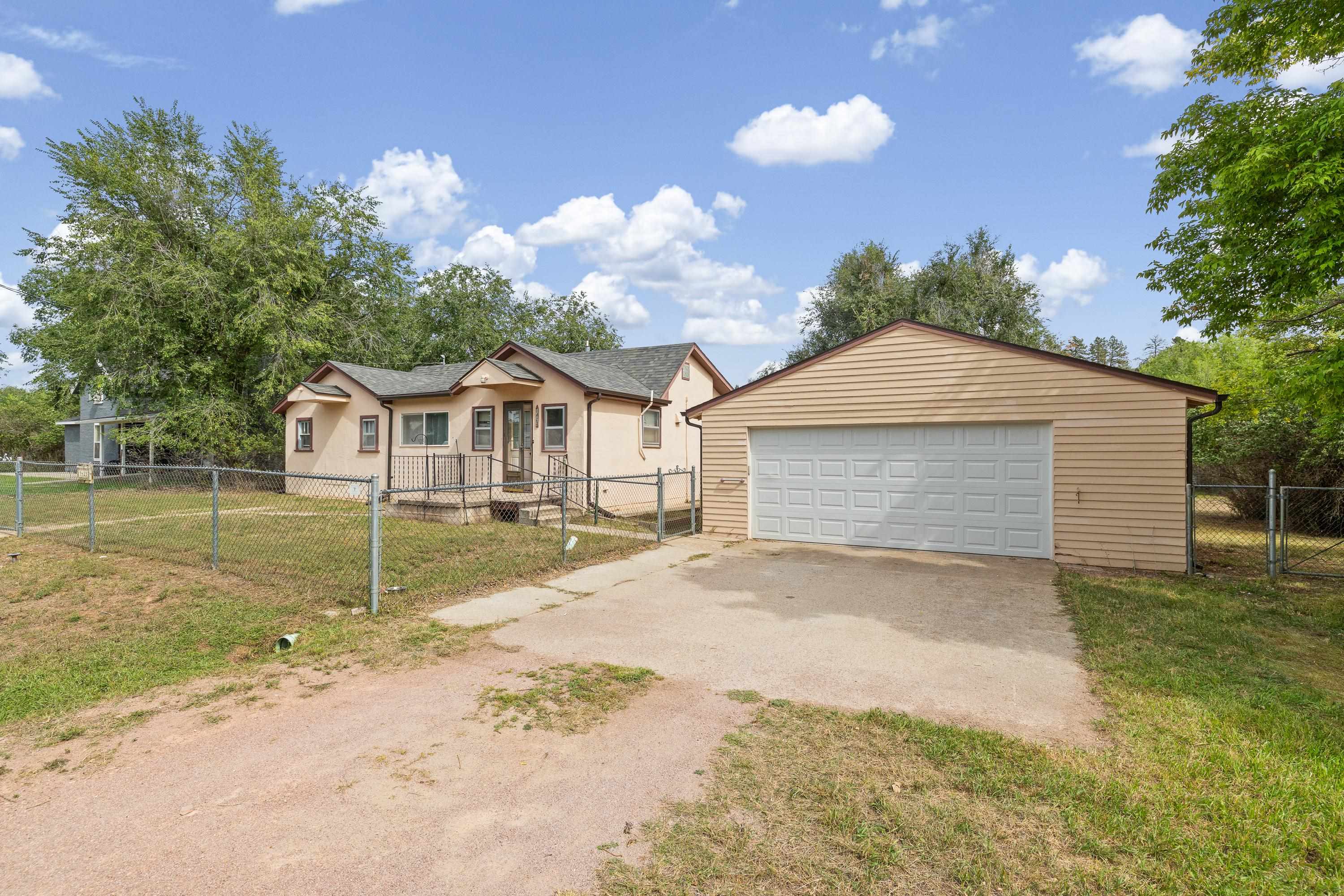 1423 Evans Street Property Photo 2