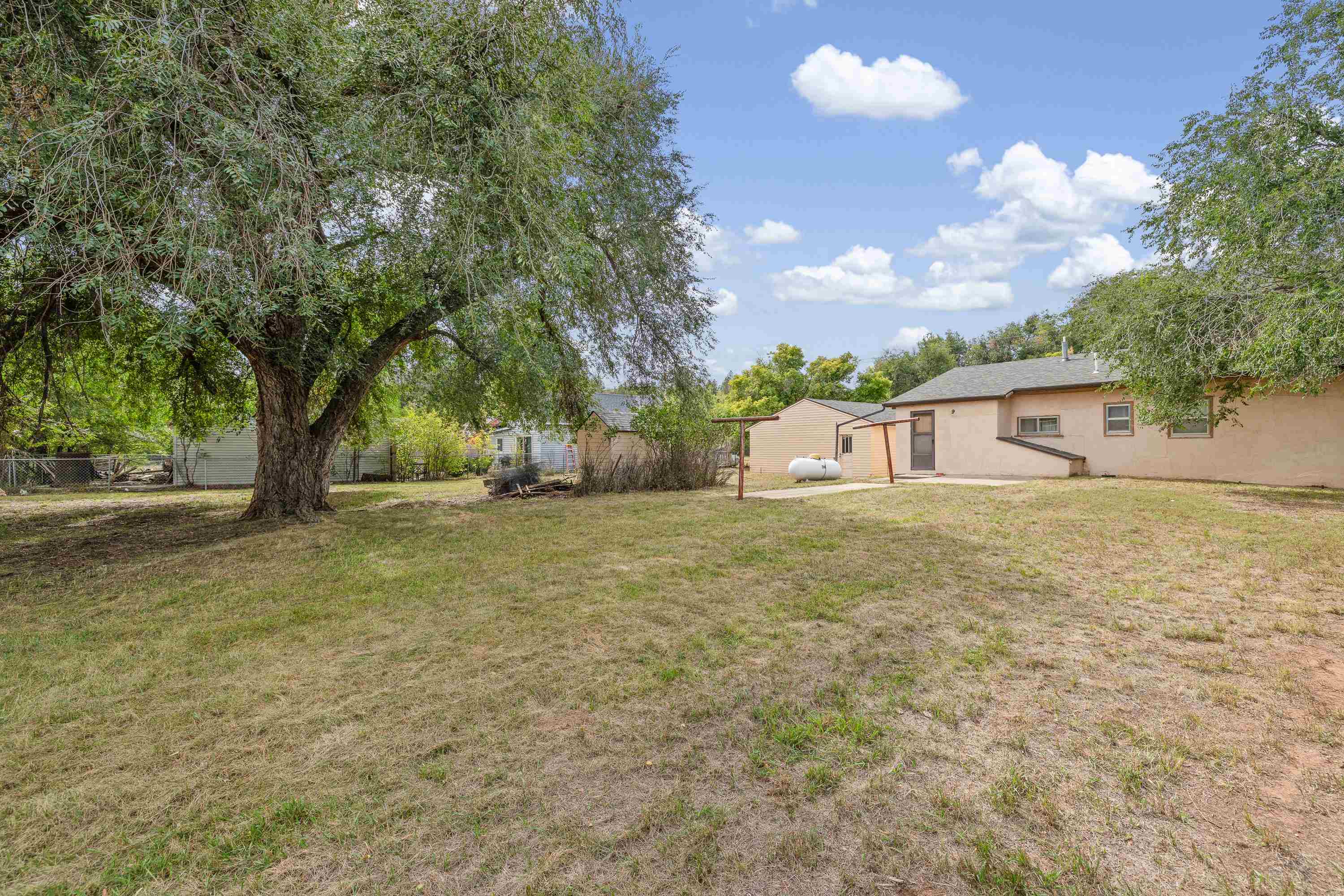 1423 Evans Street Property Photo 20