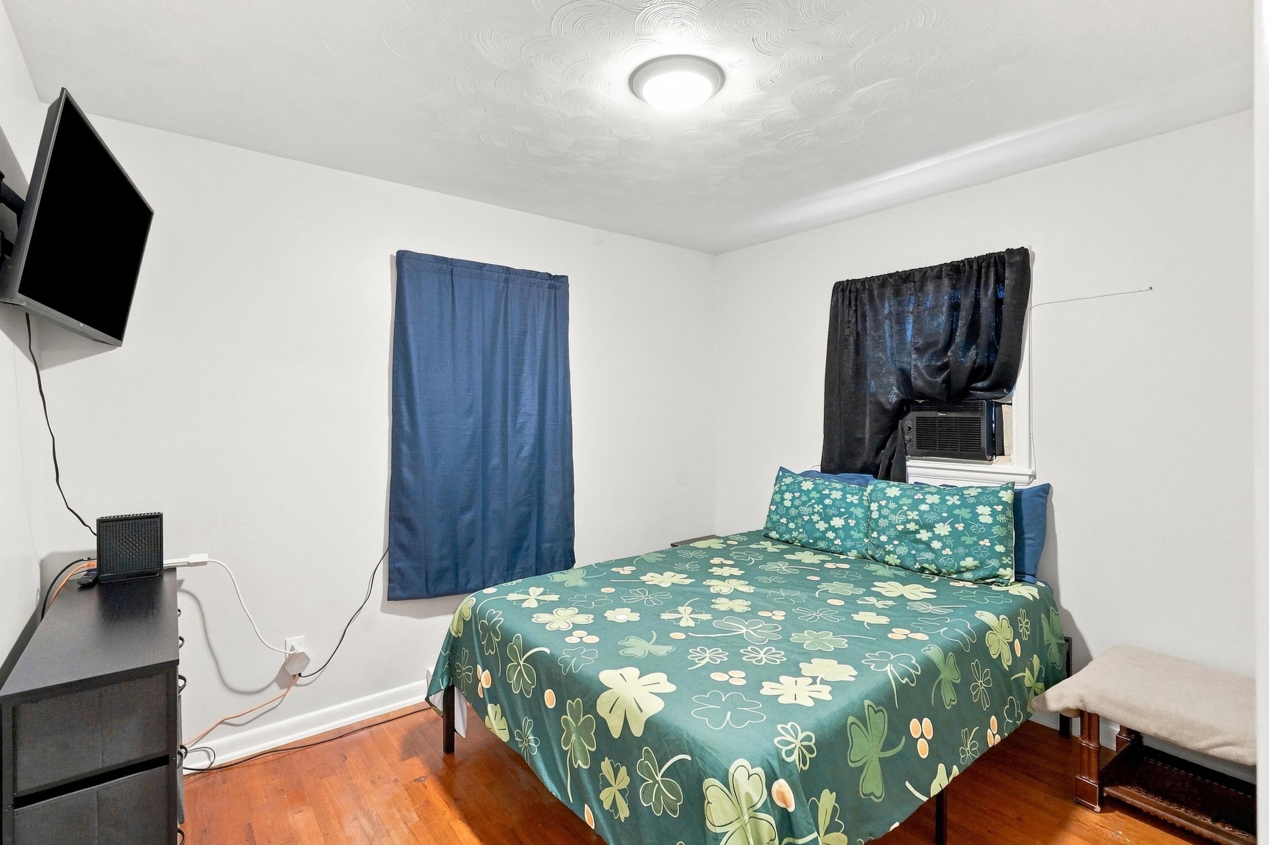 1829 Baldwin Street Property Photo 16