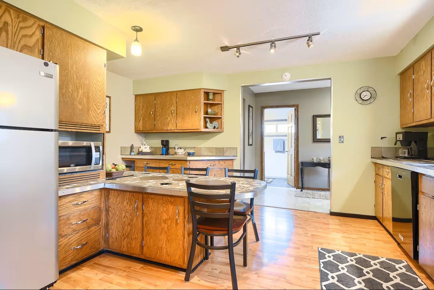 34 Park Avenue Property Photo 12