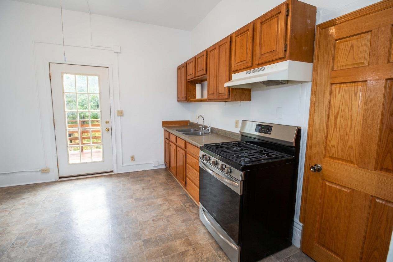 312 W Mcclellan Street Property Photo 4