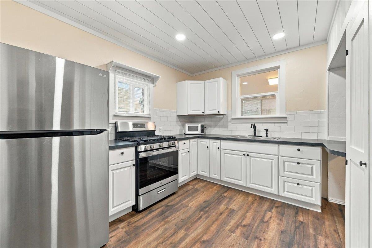 1070 Elkhorn Street Property Photo 4