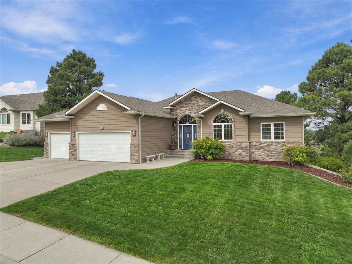 1000 Alta Vista Drive Property Photo 1