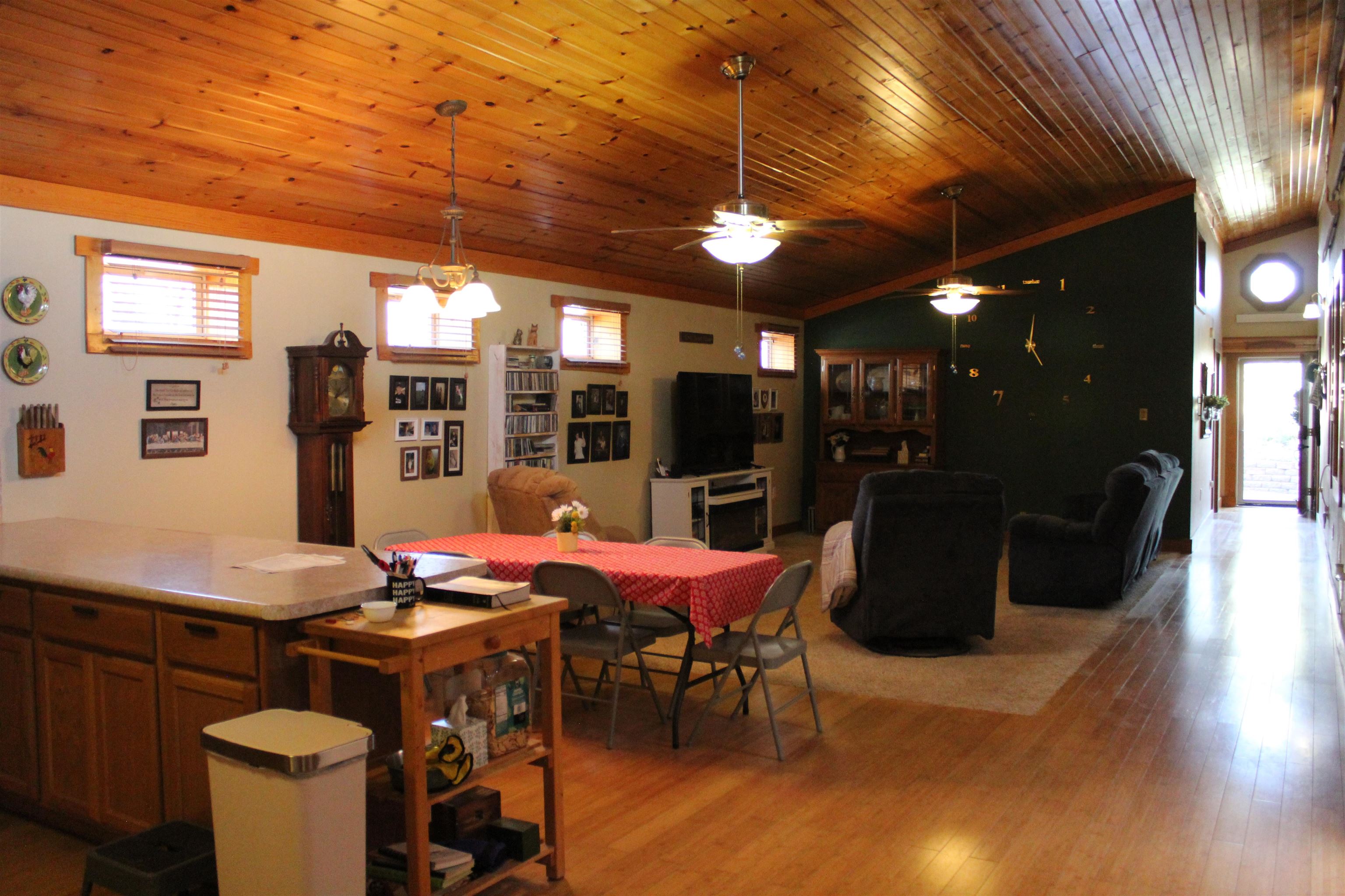 900 3rd Avenue Property Photo 11