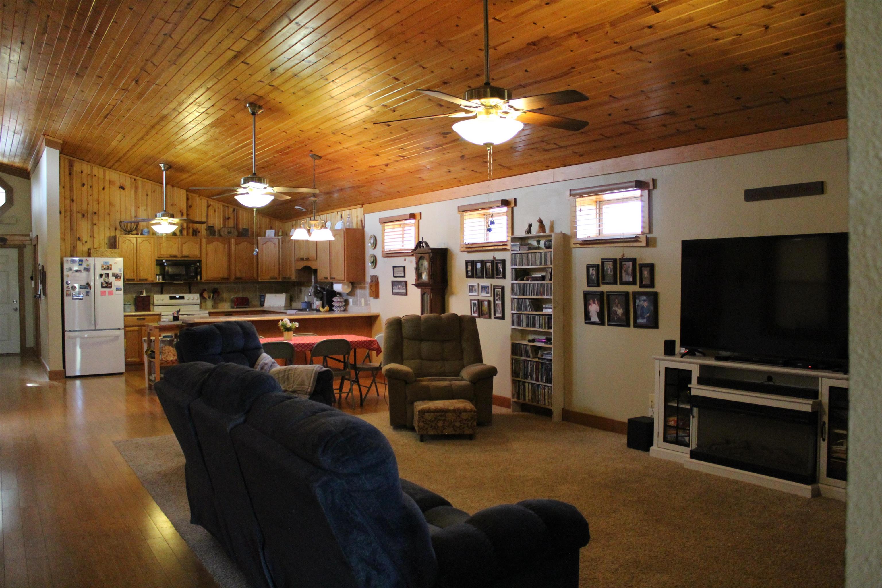 900 3rd Avenue Property Photo 13