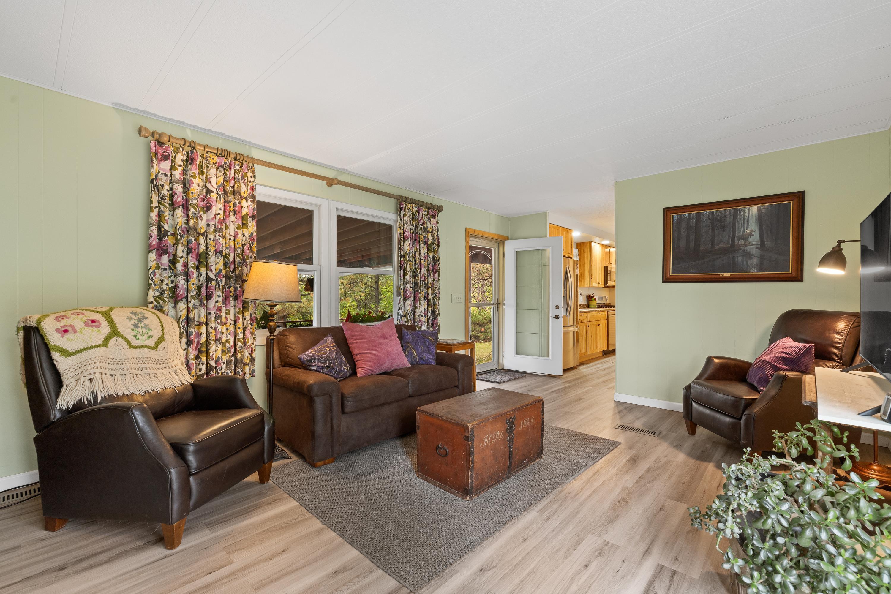 4901 Horse Creek Road Property Photo 4