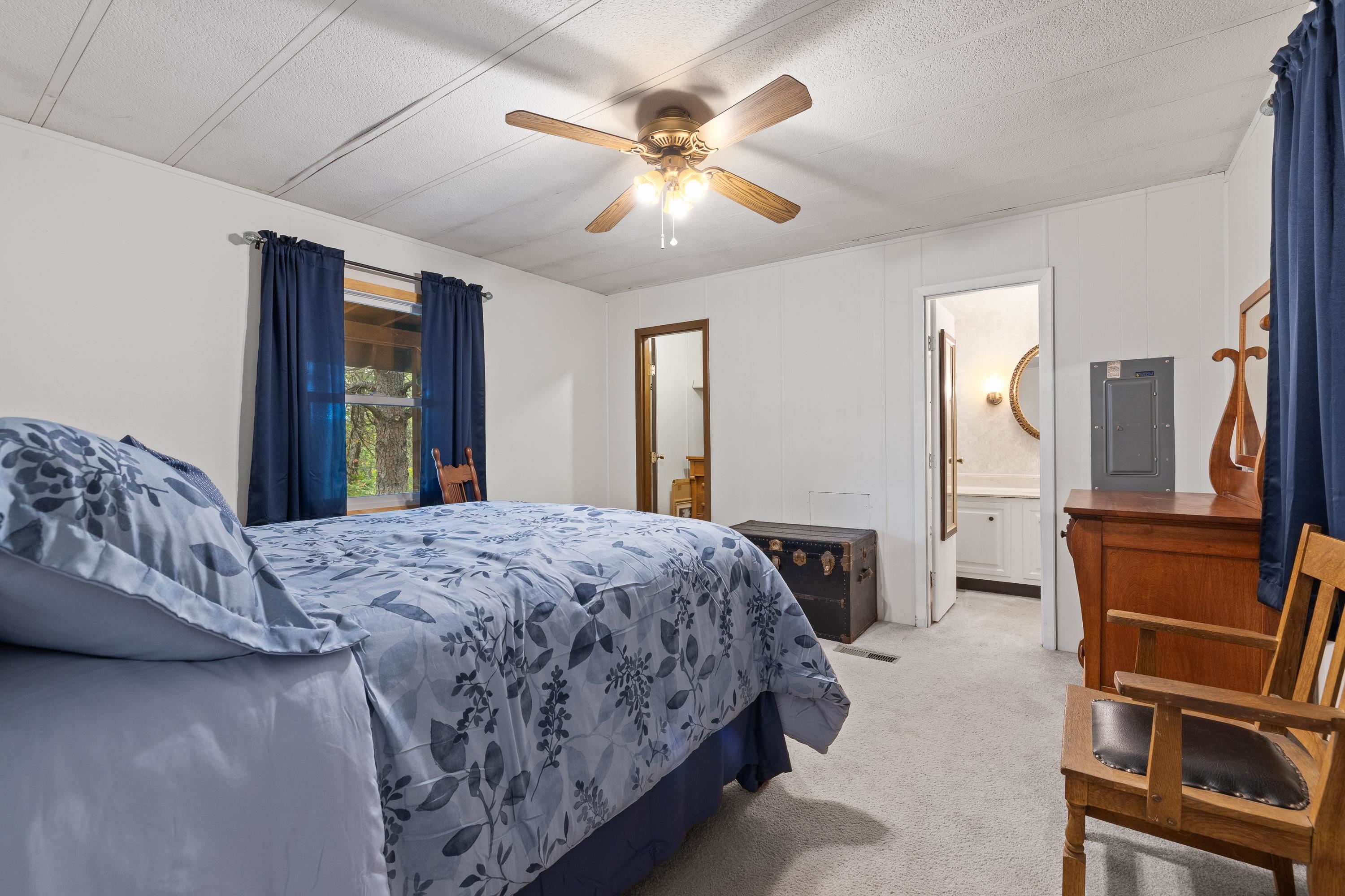4901 Horse Creek Road Property Photo 11